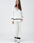 CONTRAST TRIM V NECK PULLOVER SWEATER