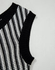 Chevron Contrast V-Neck Sleeveless Sweater Top