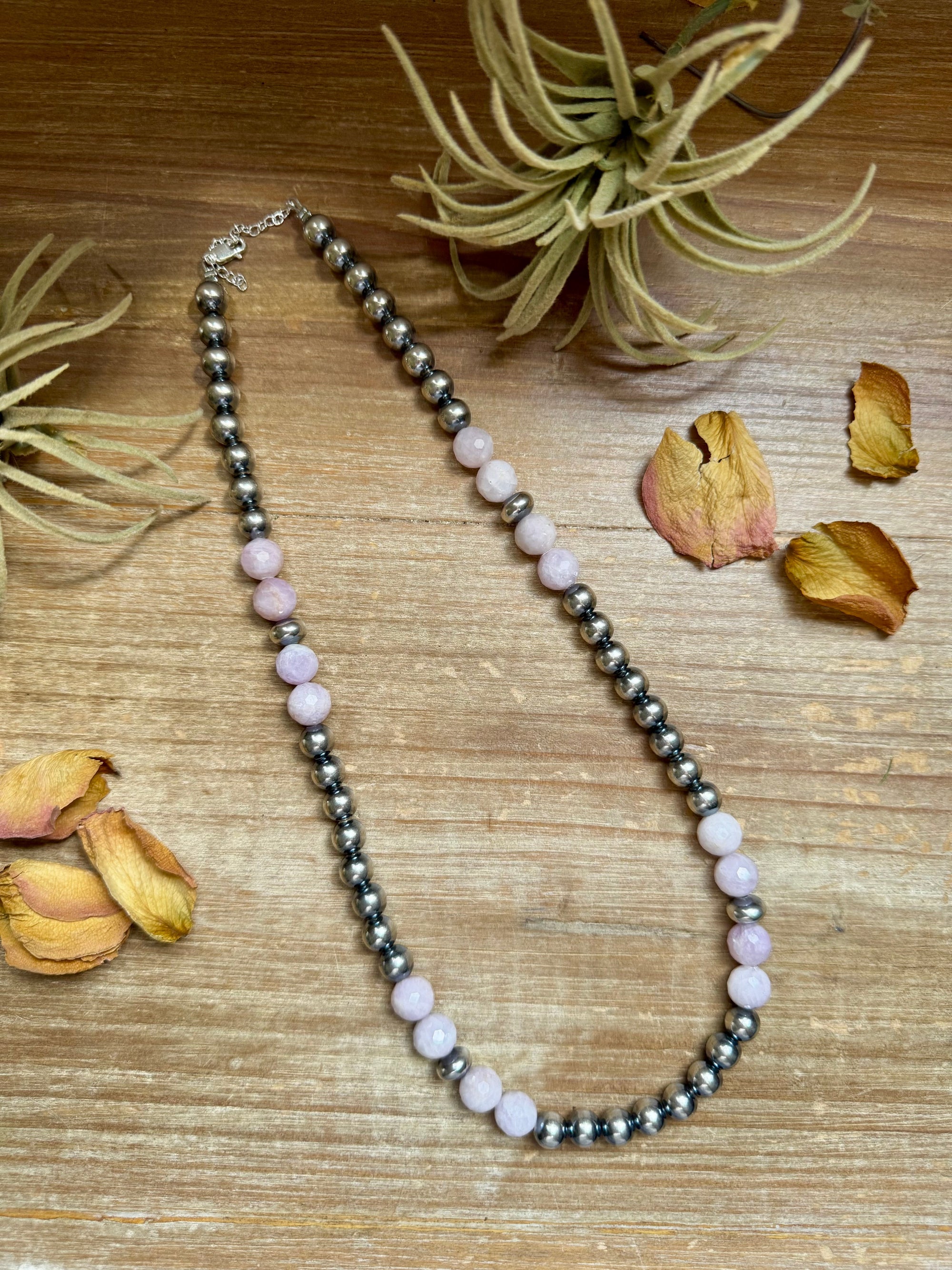 Faceted Kunzite &amp; Sterling Silver Necklace – 8 mm Pearls – 20 Inch