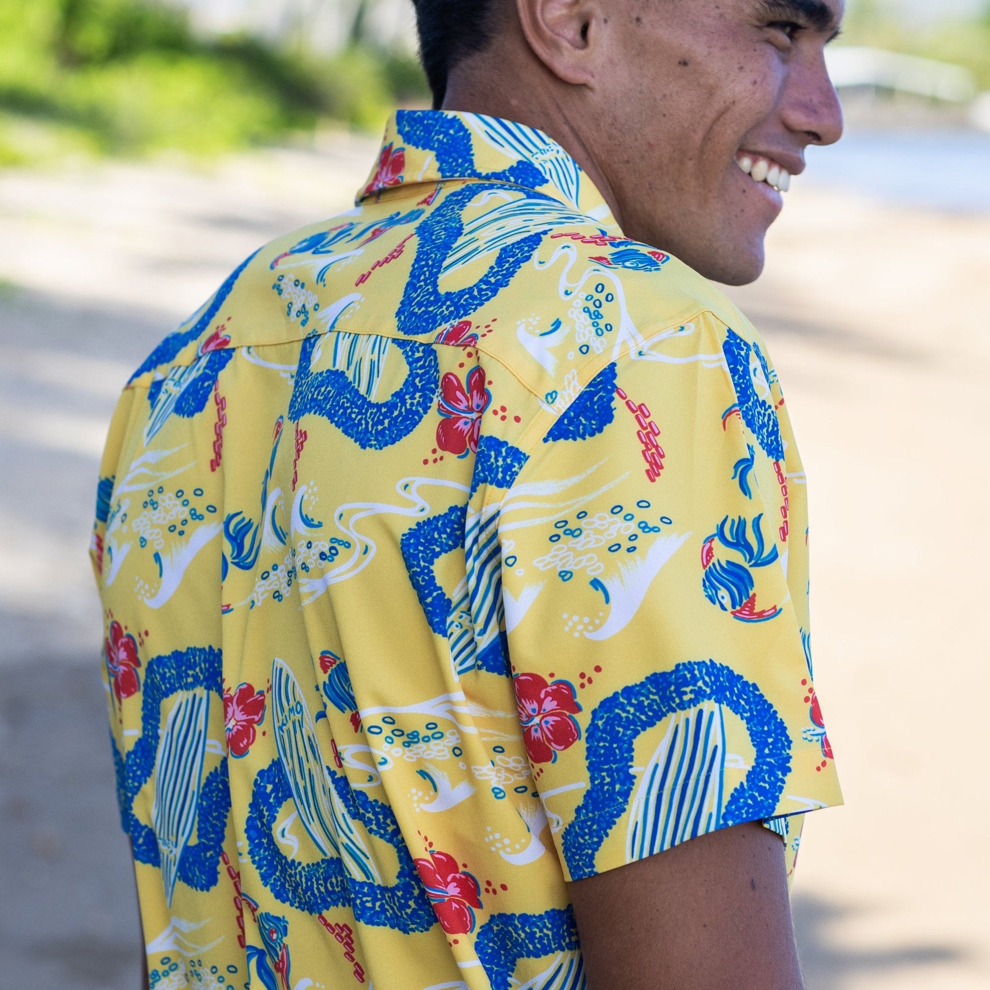 Surfboard Yellow Hawaiian Camp Shirt With Vintage Surf Style For Sunny Vacations