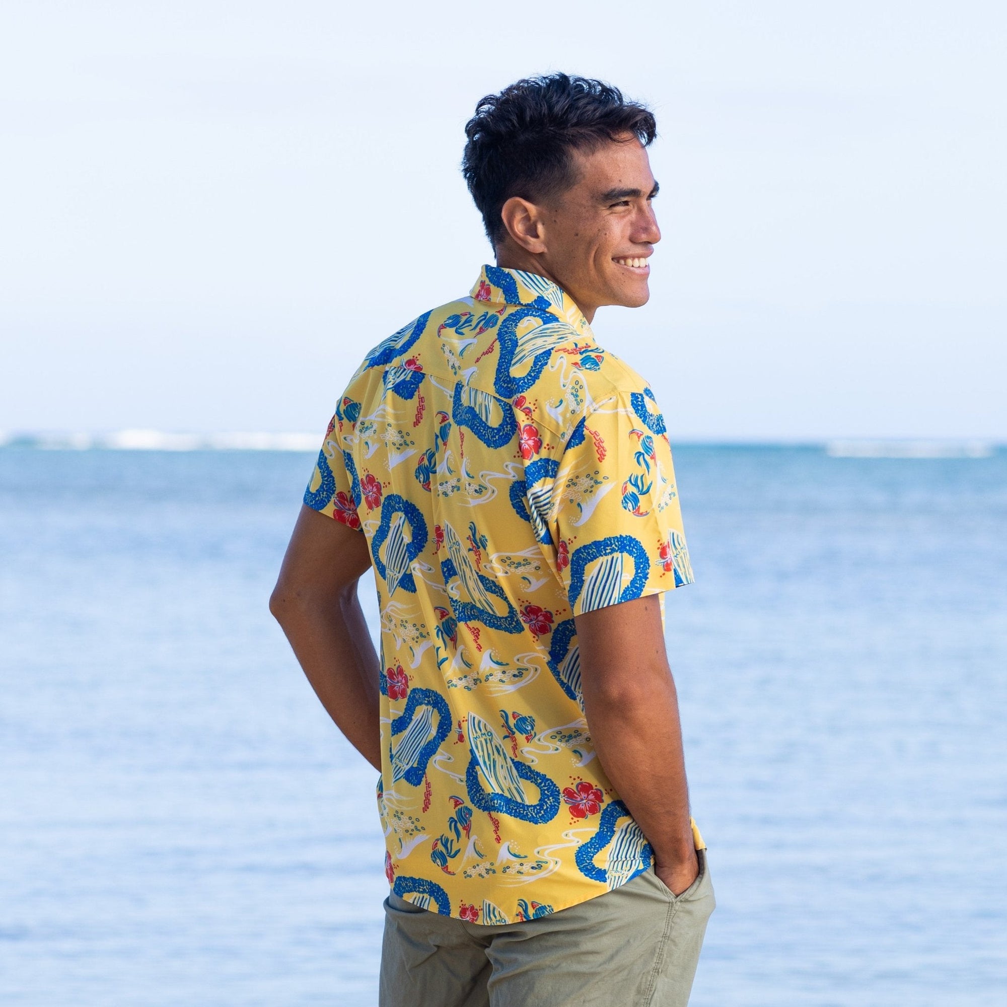 Surfboard Yellow Hawaiian Camp Shirt With Vintage Surf Style For Sunny Vacations