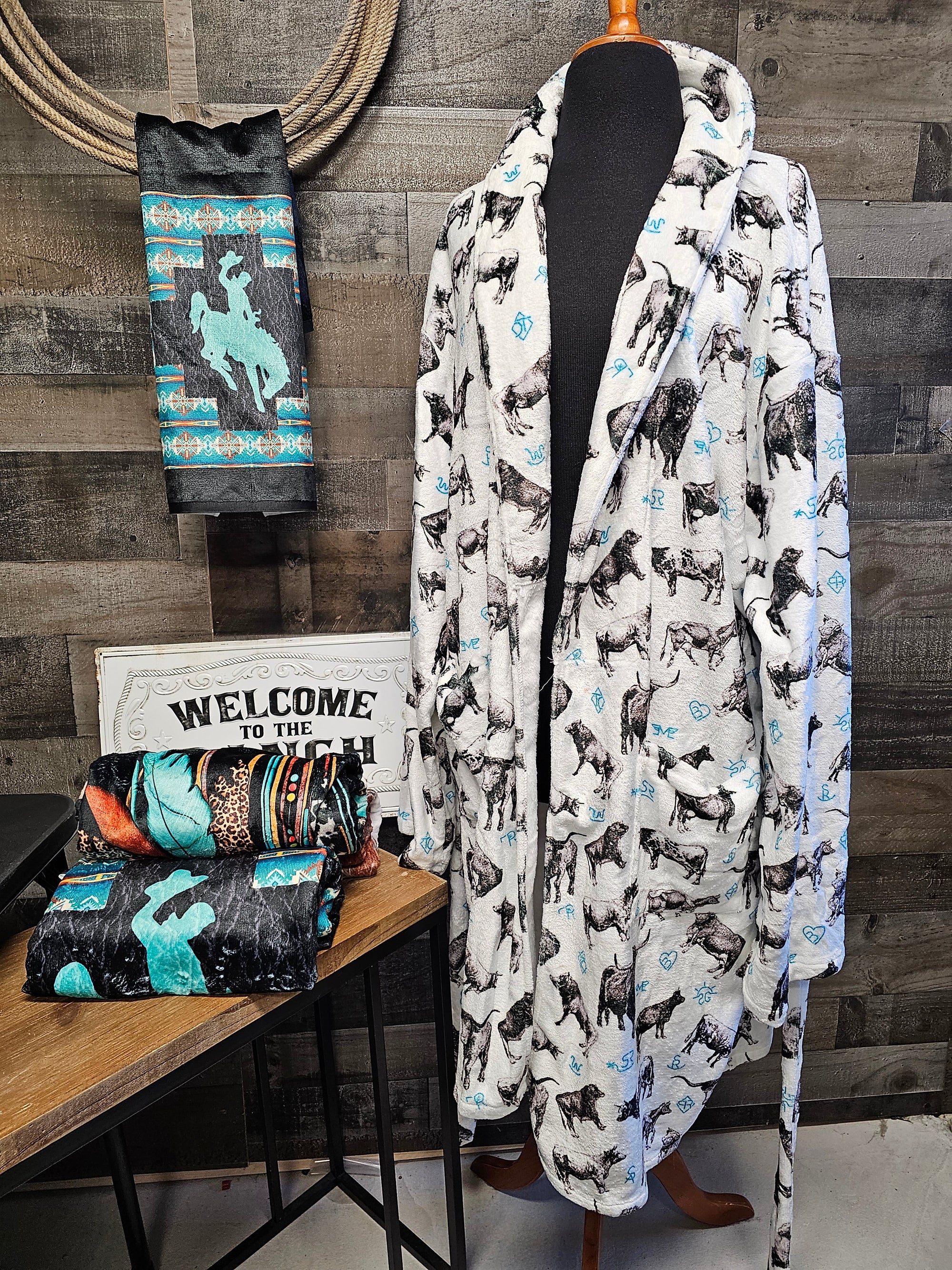 Sample Sale Cattle &amp; Brands Women's Western Bath Robe size LARGE