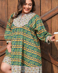 Plus Size Floral Stripe Trim 3/4 Sleeve Mini Dress