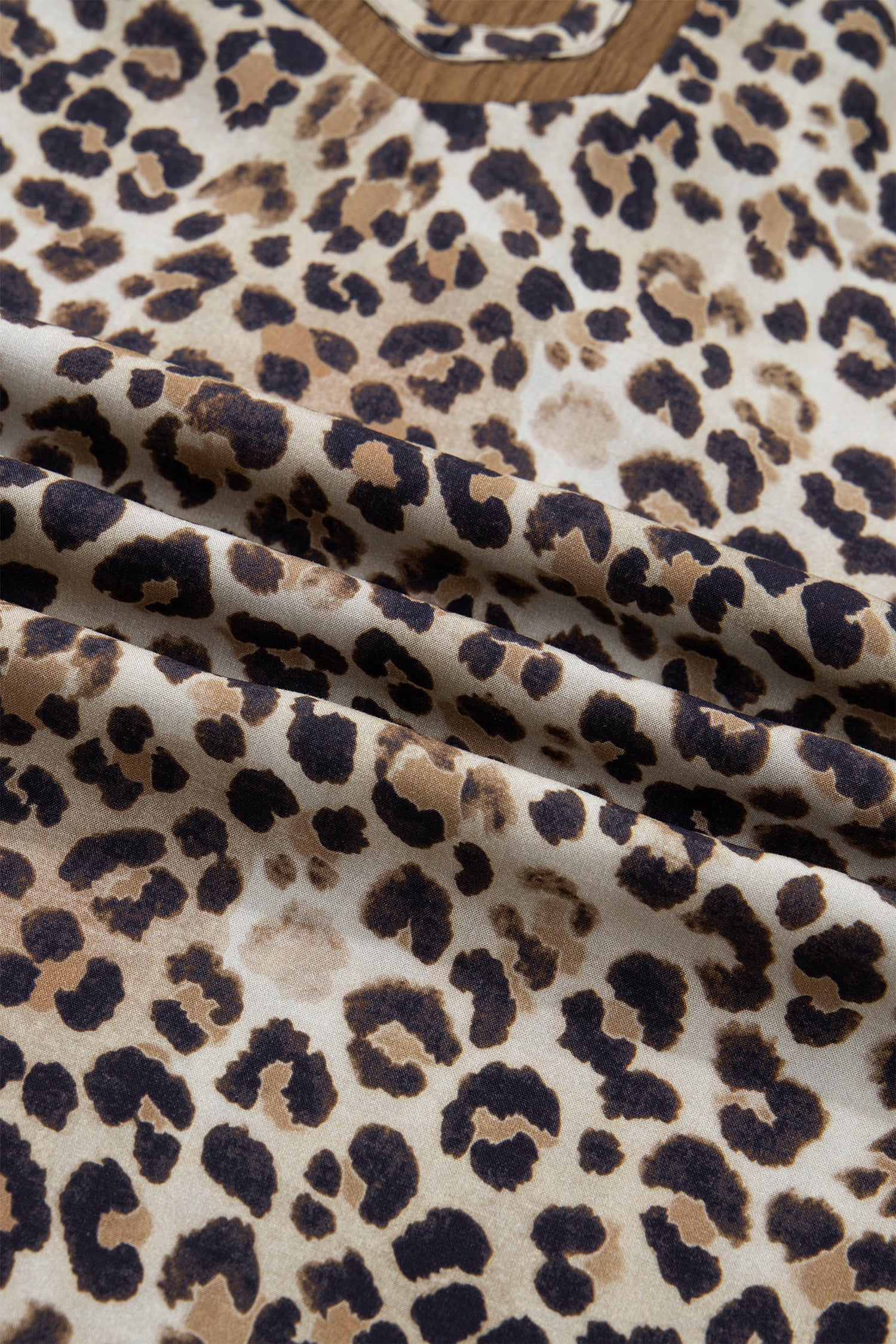 Plus Size Leopard Patchwork Crinkled V-Neck Blouse