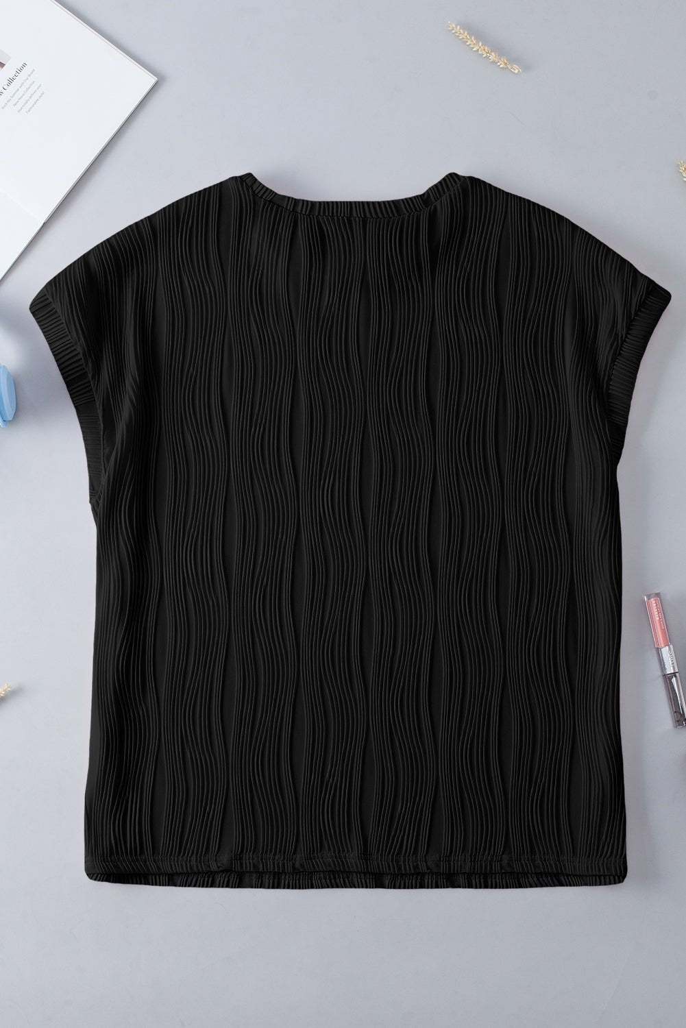 Plus Size Solid Wavy Textured Short Sleeve Tee