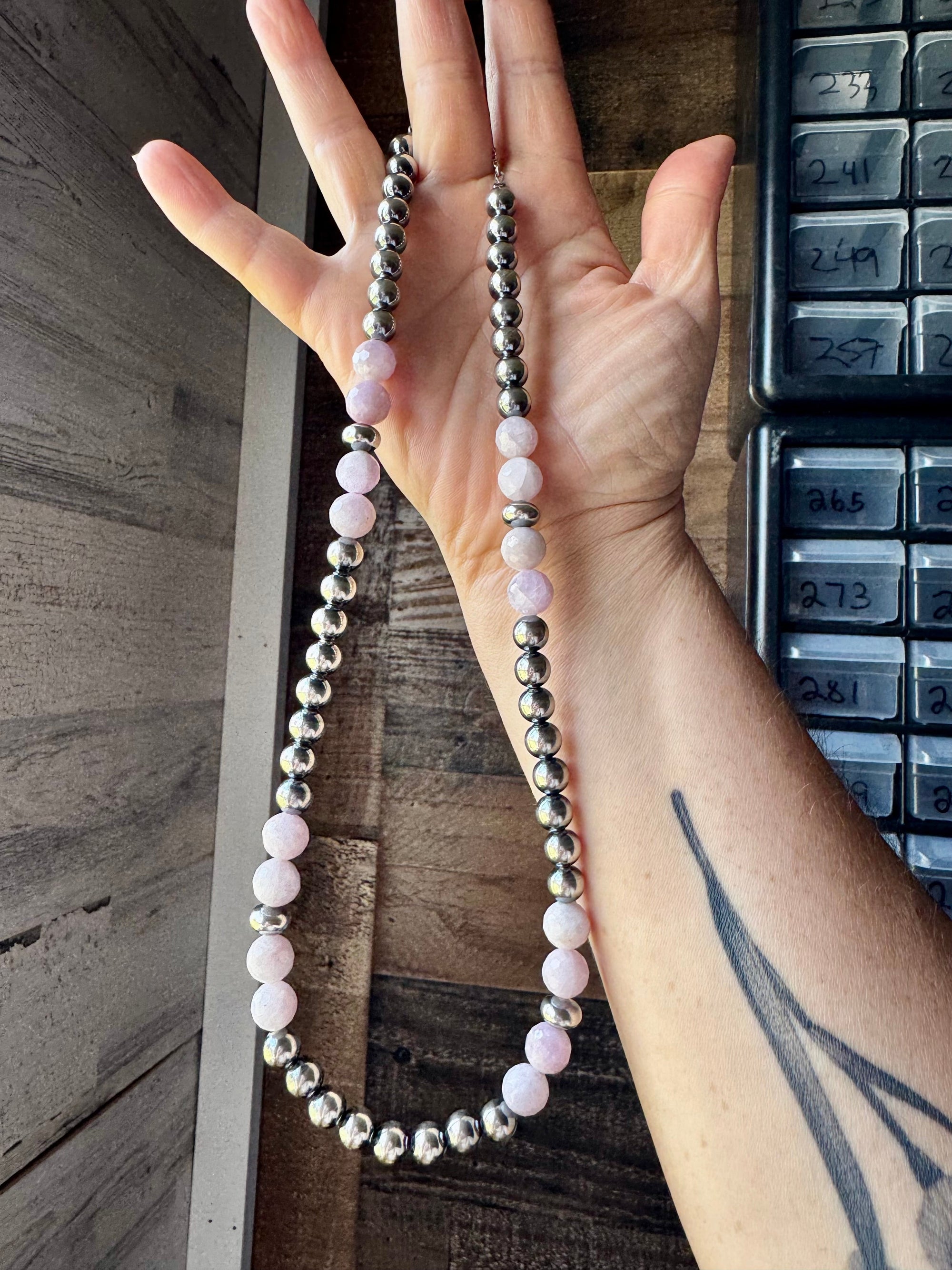 Faceted Kunzite &amp; Sterling Silver Necklace – 8 mm Pearls – 20 Inch