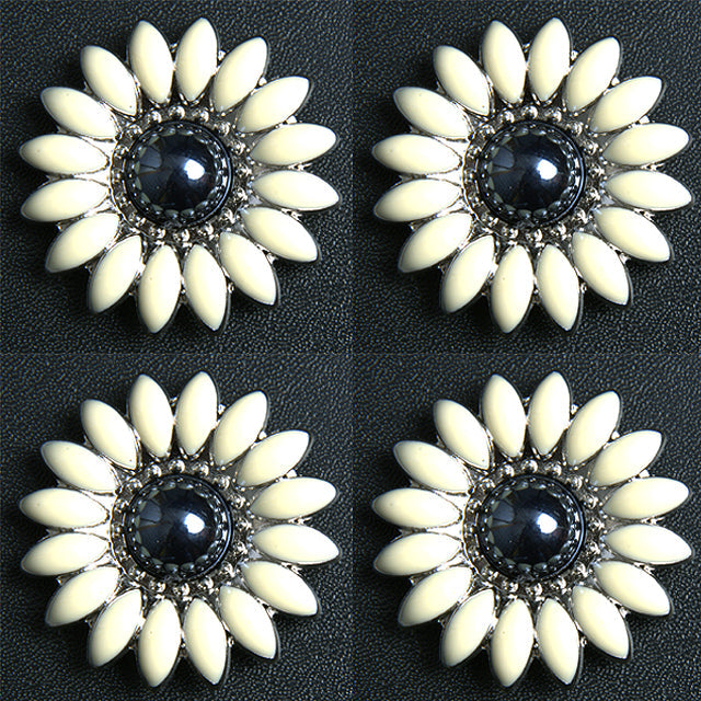 Western Screw Back Concho 1.25 In Black White Floral Silver Saddle