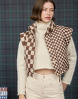 CHECKERED CROPPED PUFFER VEST: BROWN