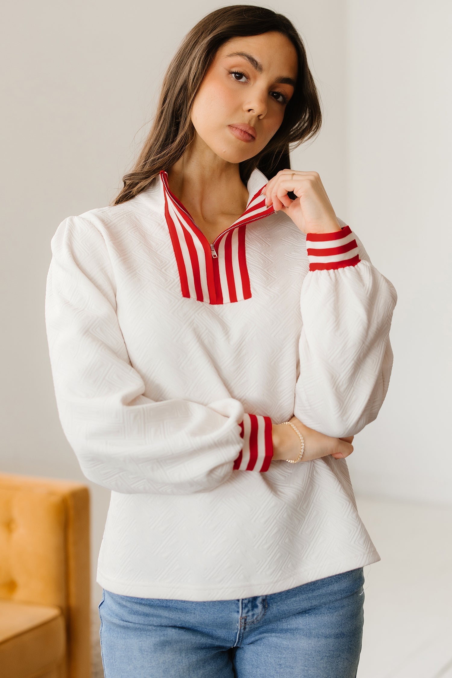 Contrast Stripe Zipped Collar Knit Pullover Top