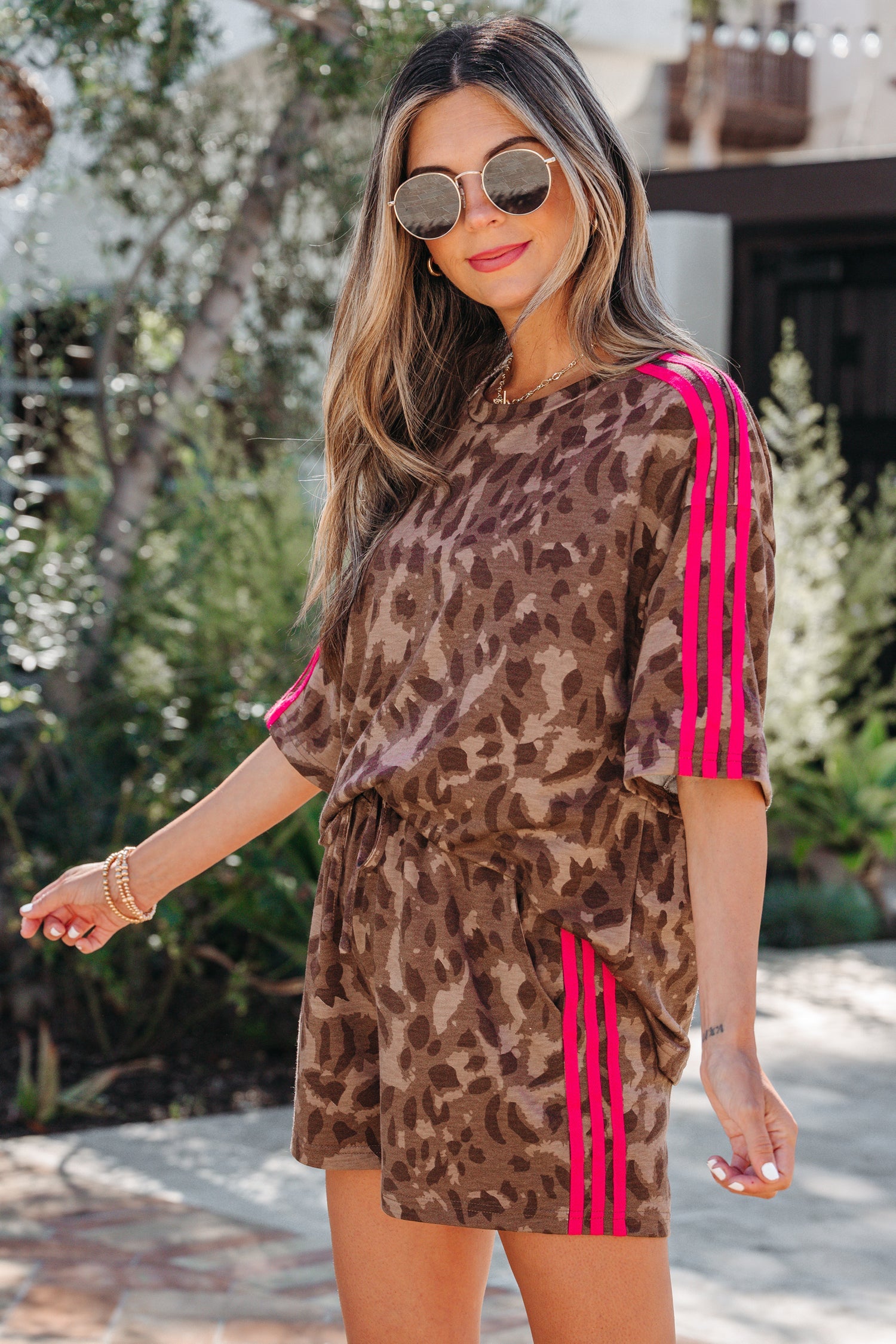 Leopard Contrast Stripe Tee &amp; Shorts Set