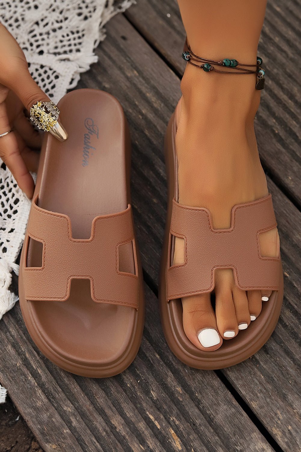 Henley Cutout Design Open Toe Platform Slippers