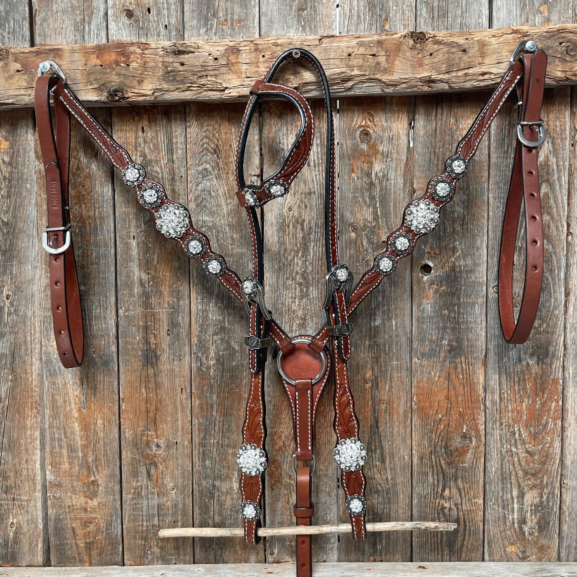 Medium Oil Floral Scalloped Clear Browband / One Ear / Breastcollar Buckstitch Tack Set 