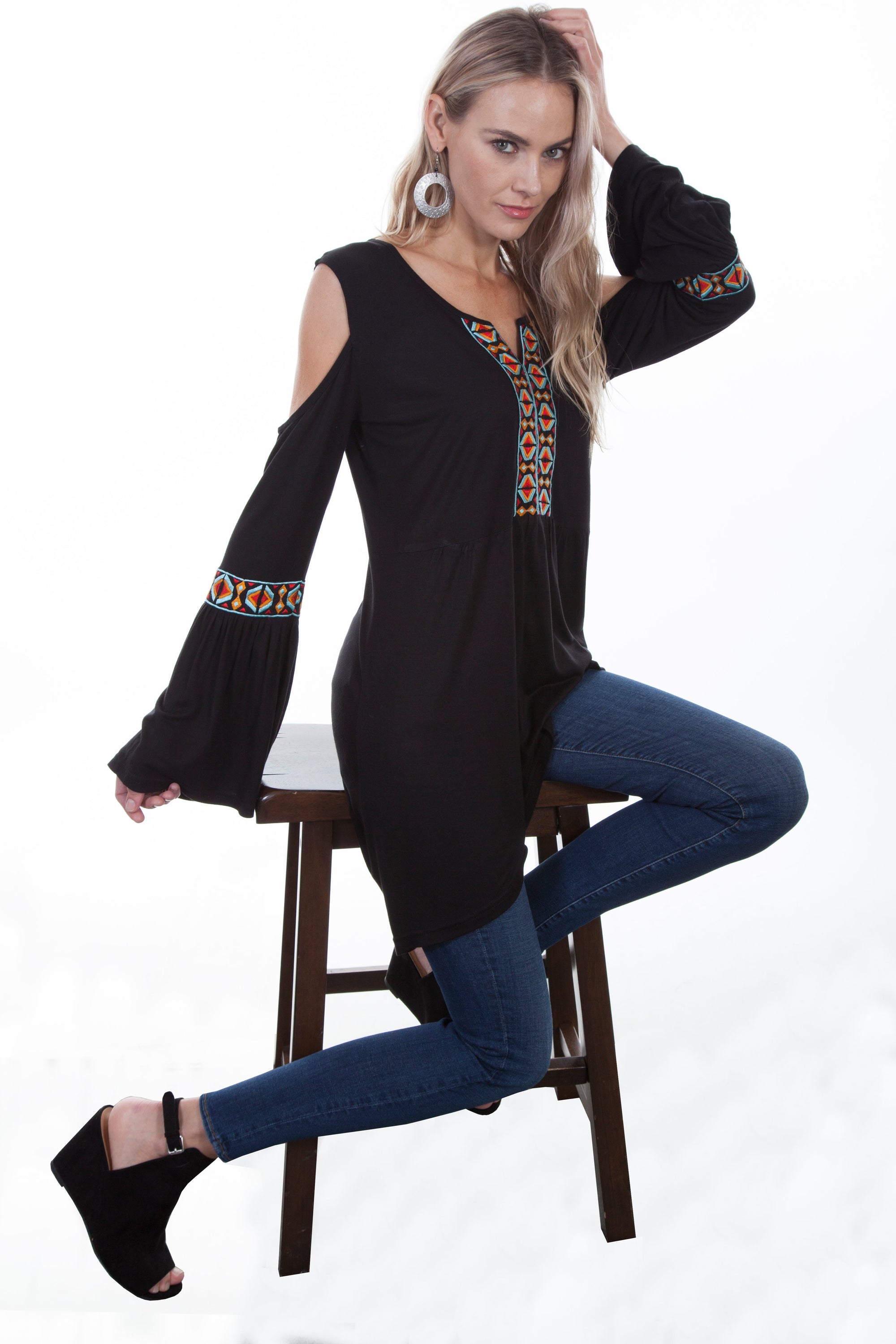 Cold Shoulder W/aztec Emb. - HC382