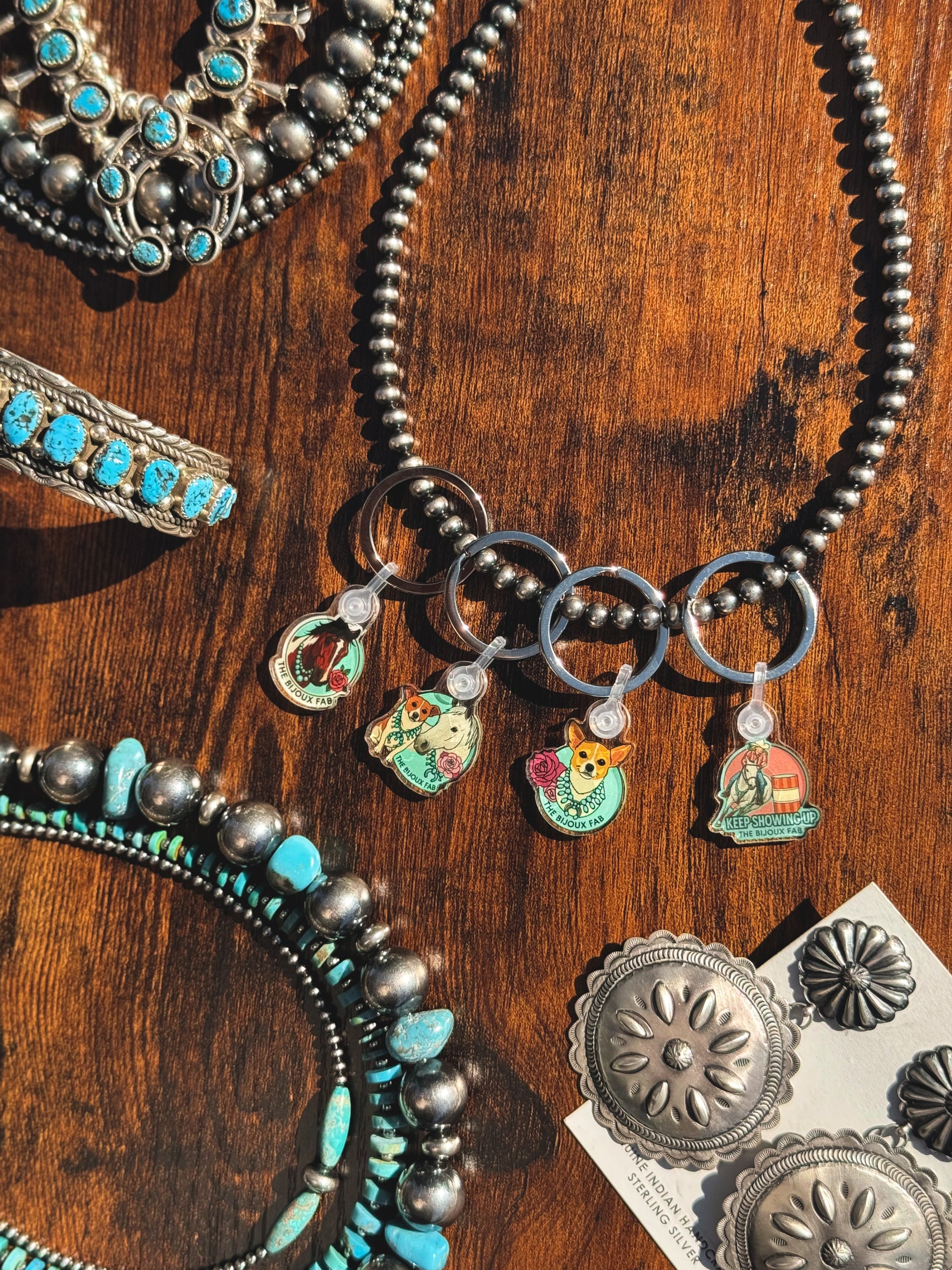 Bijoux FAB Character Keychain – Fabienne, Devon &amp; Trouble