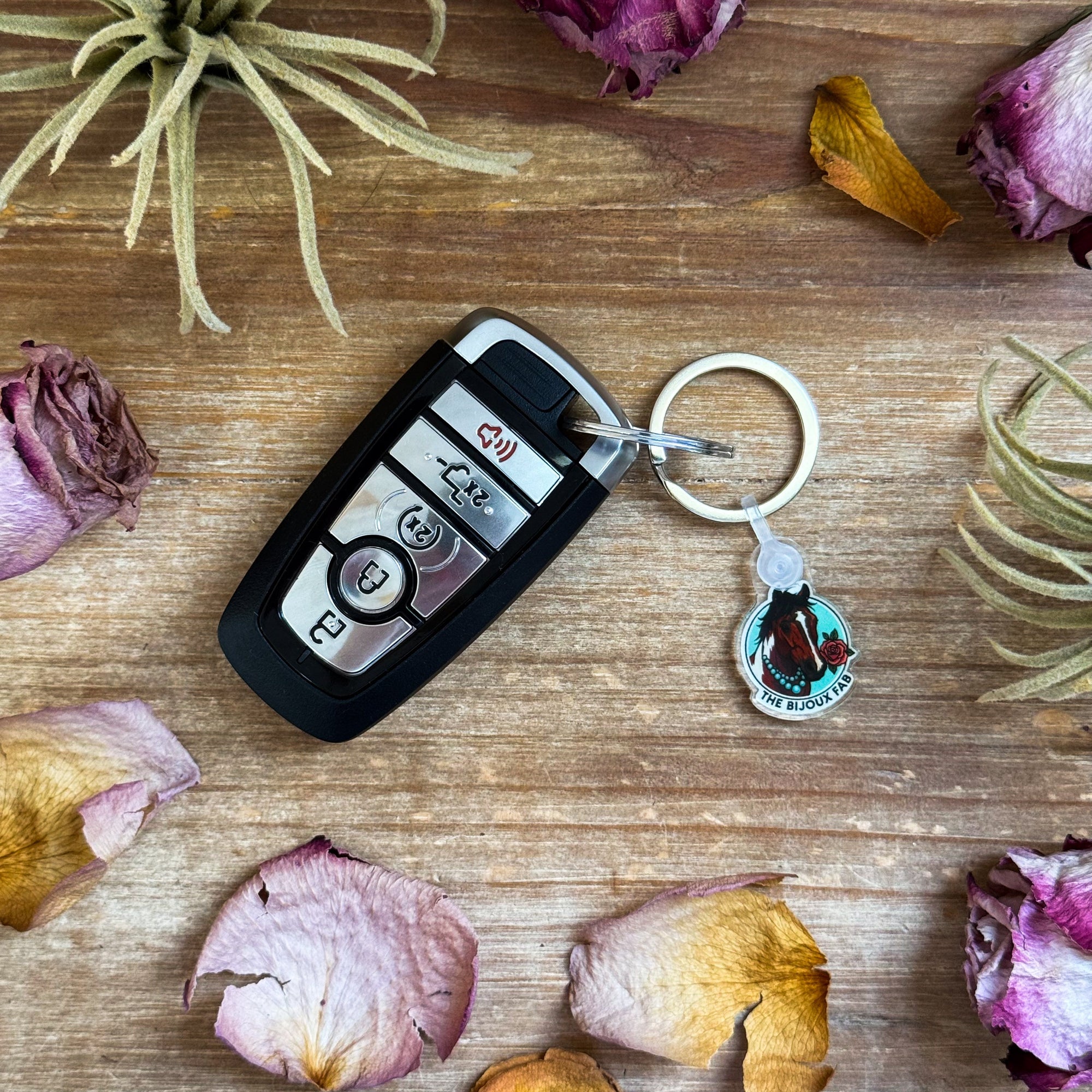 Bijoux FAB Character Keychain – Fabienne, Devon &amp; Trouble