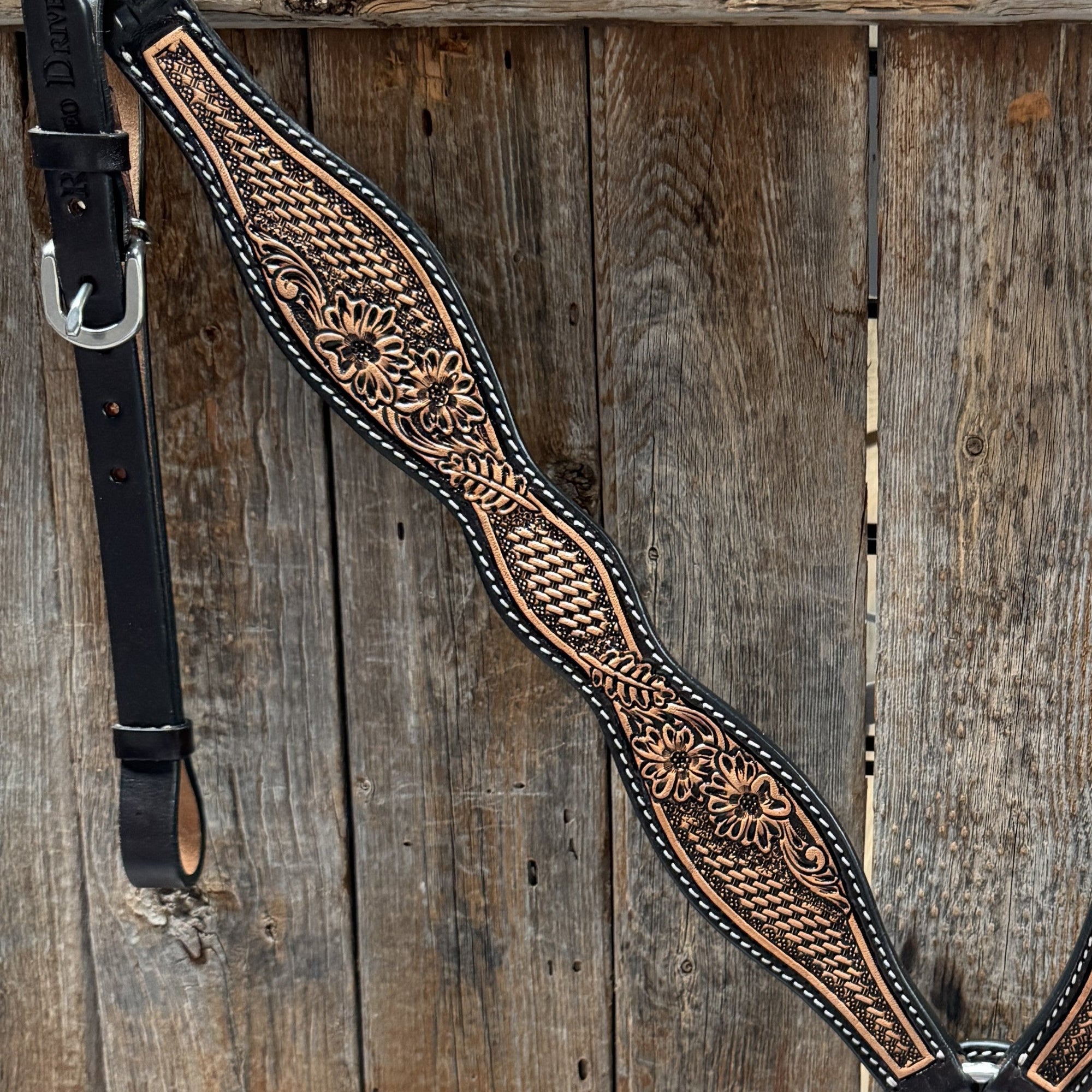 Two Tone Floral Tack Set