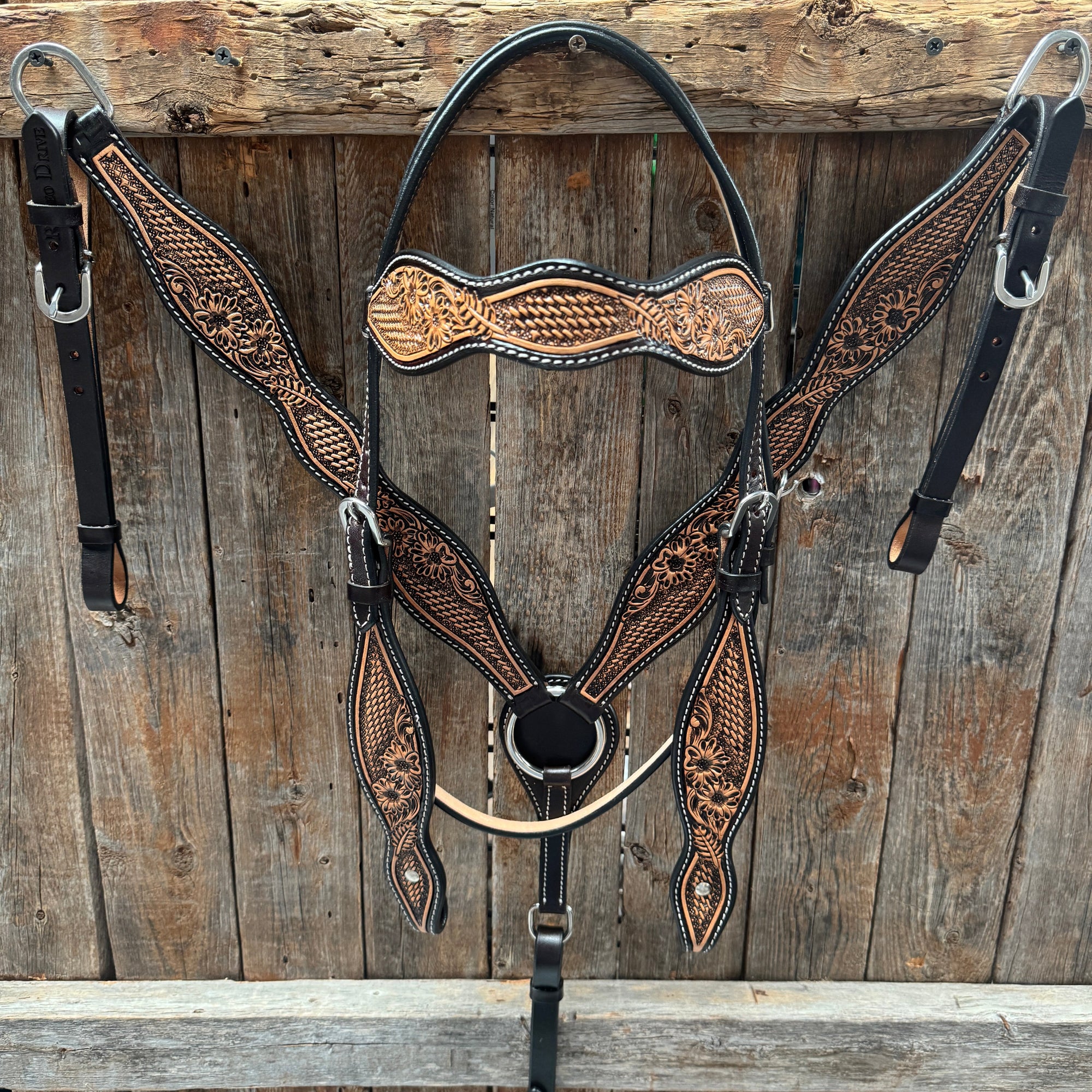 Two Tone Floral Tack Set