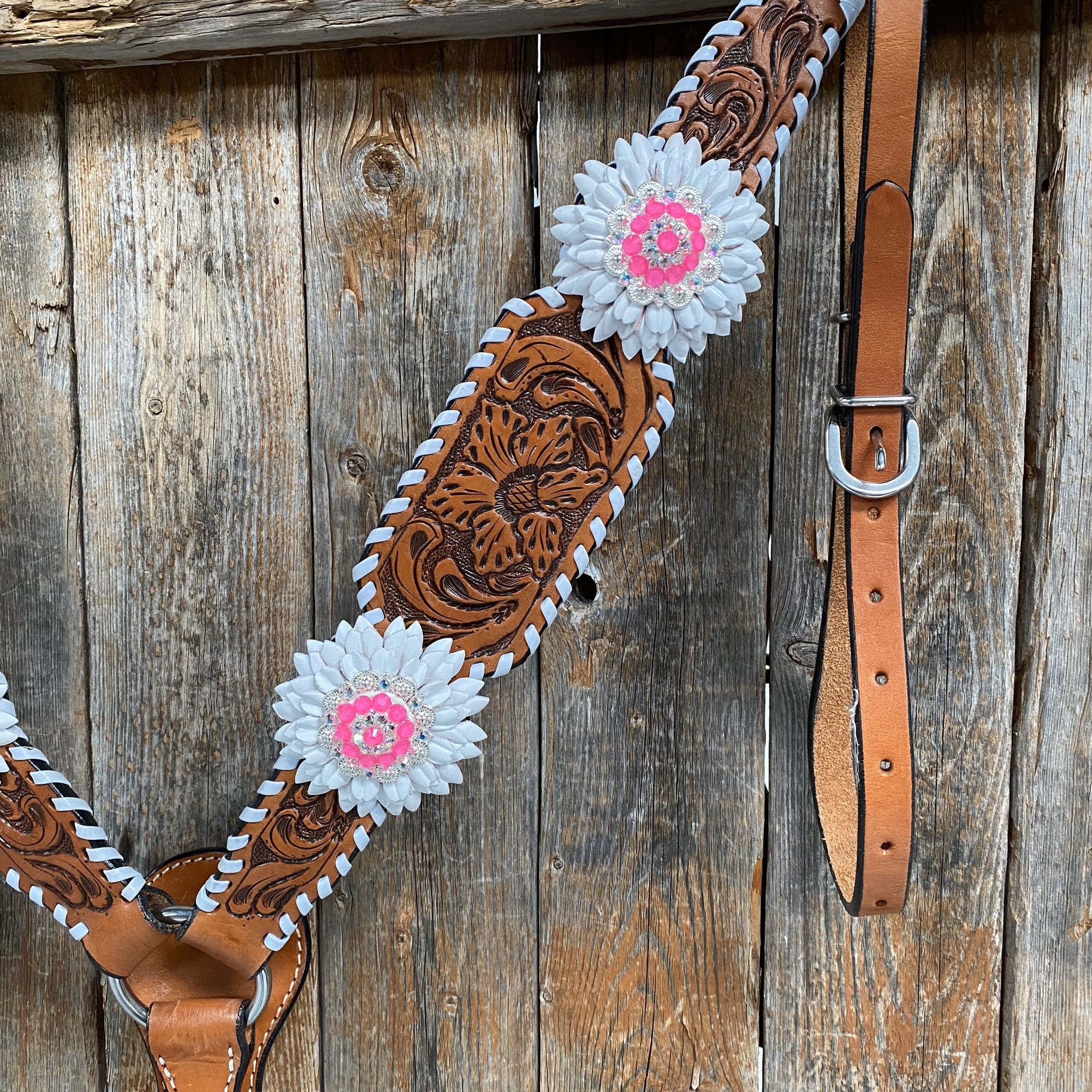 Light Oil Whipstitch Neon and White One Ear/ Breastcollar Tack Set 
