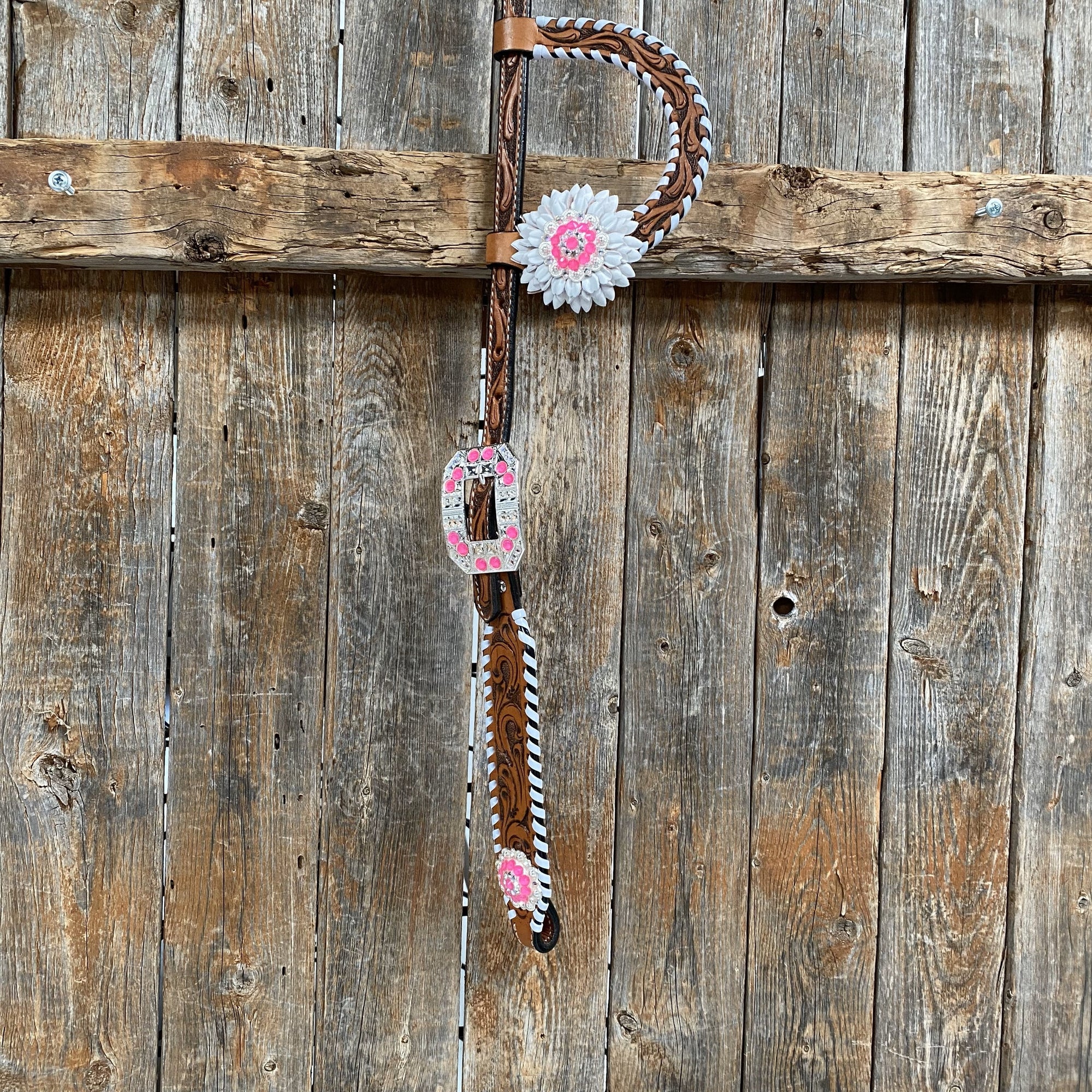 Light Oil Whipstitch Neon and White One Ear/ Breastcollar Tack Set 
