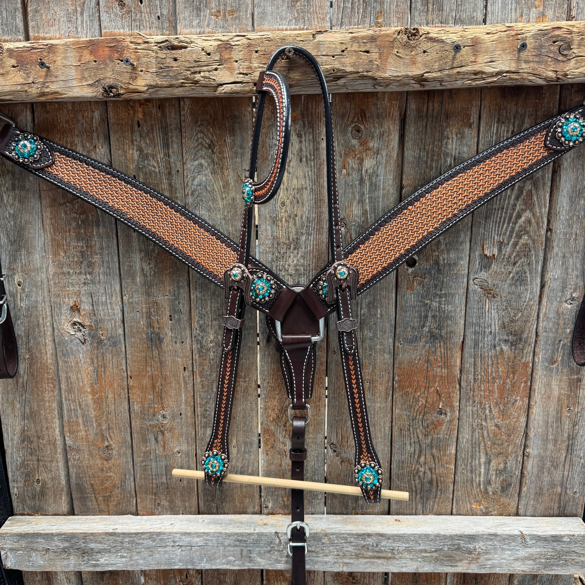 Foxtail Teal/Champagne Browband, One Ear &amp; Breastcollar Tack Set