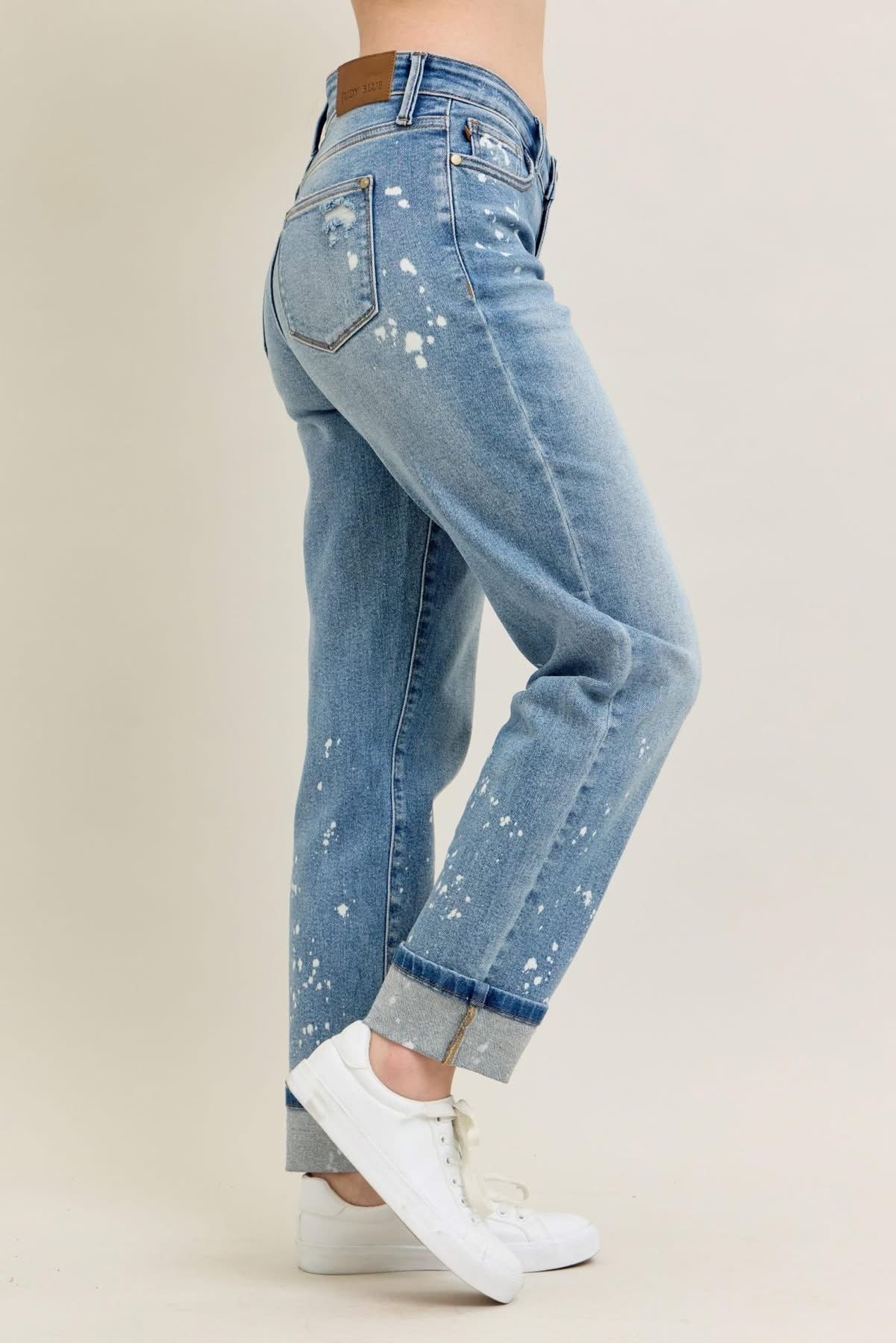 JUDY BLUE  BOYFRIEND FIT.  MID RISE 88519