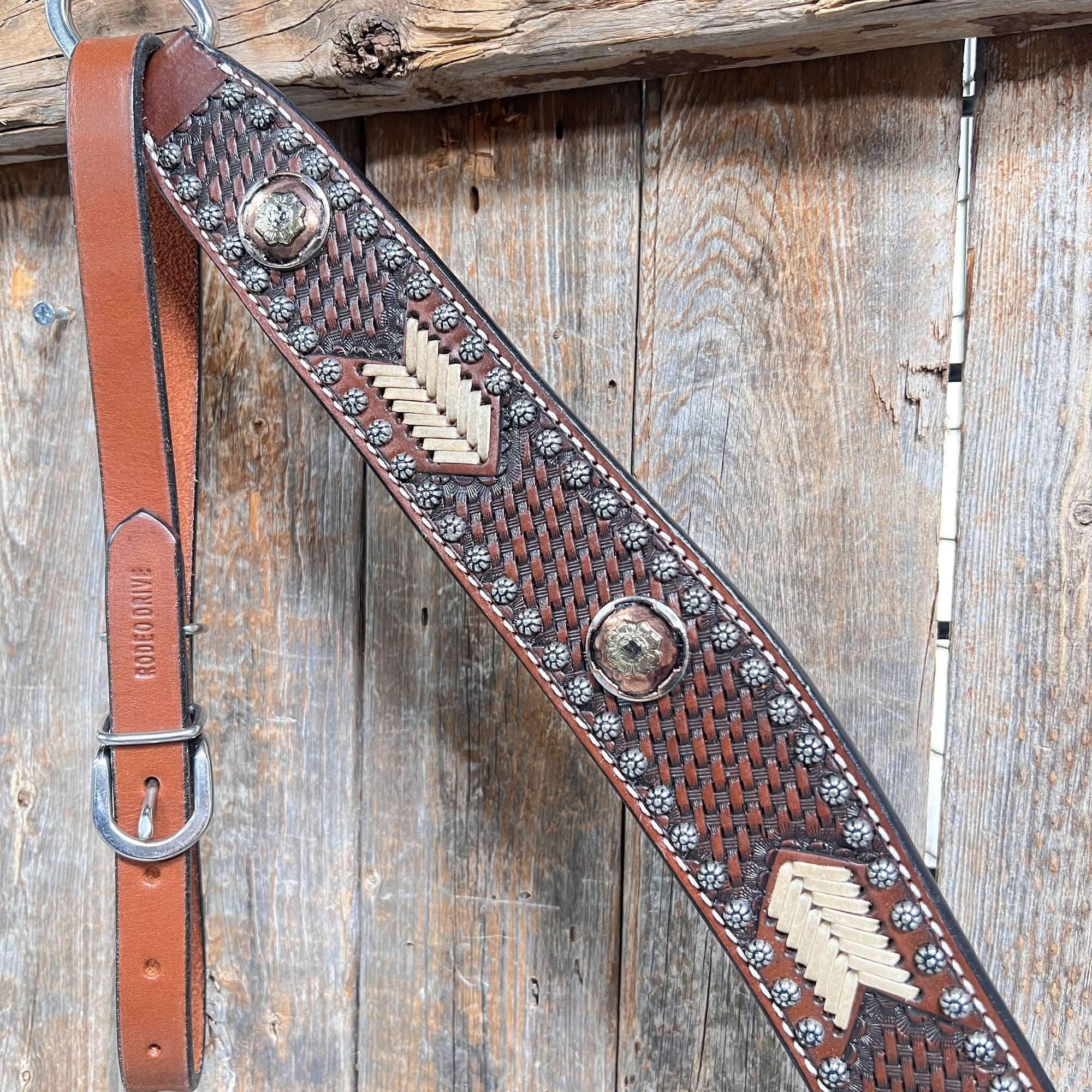 Rawhide Western Conchos One Ear and Breastcollar Tack Set 