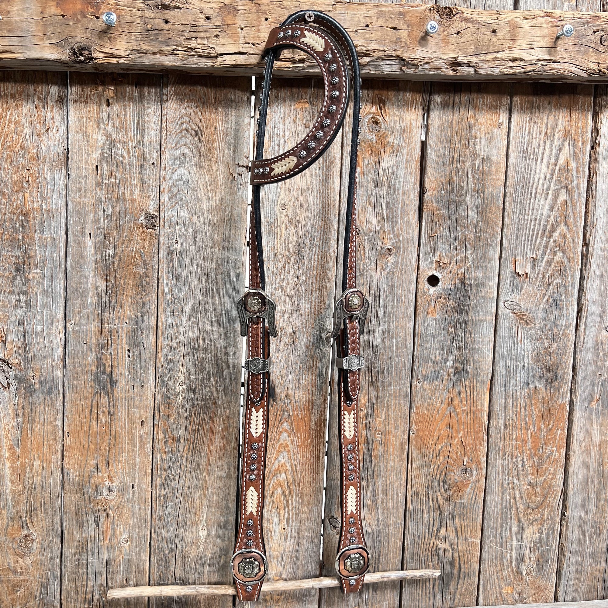 Rawhide Western Conchos One Ear and Breastcollar Tack Set 