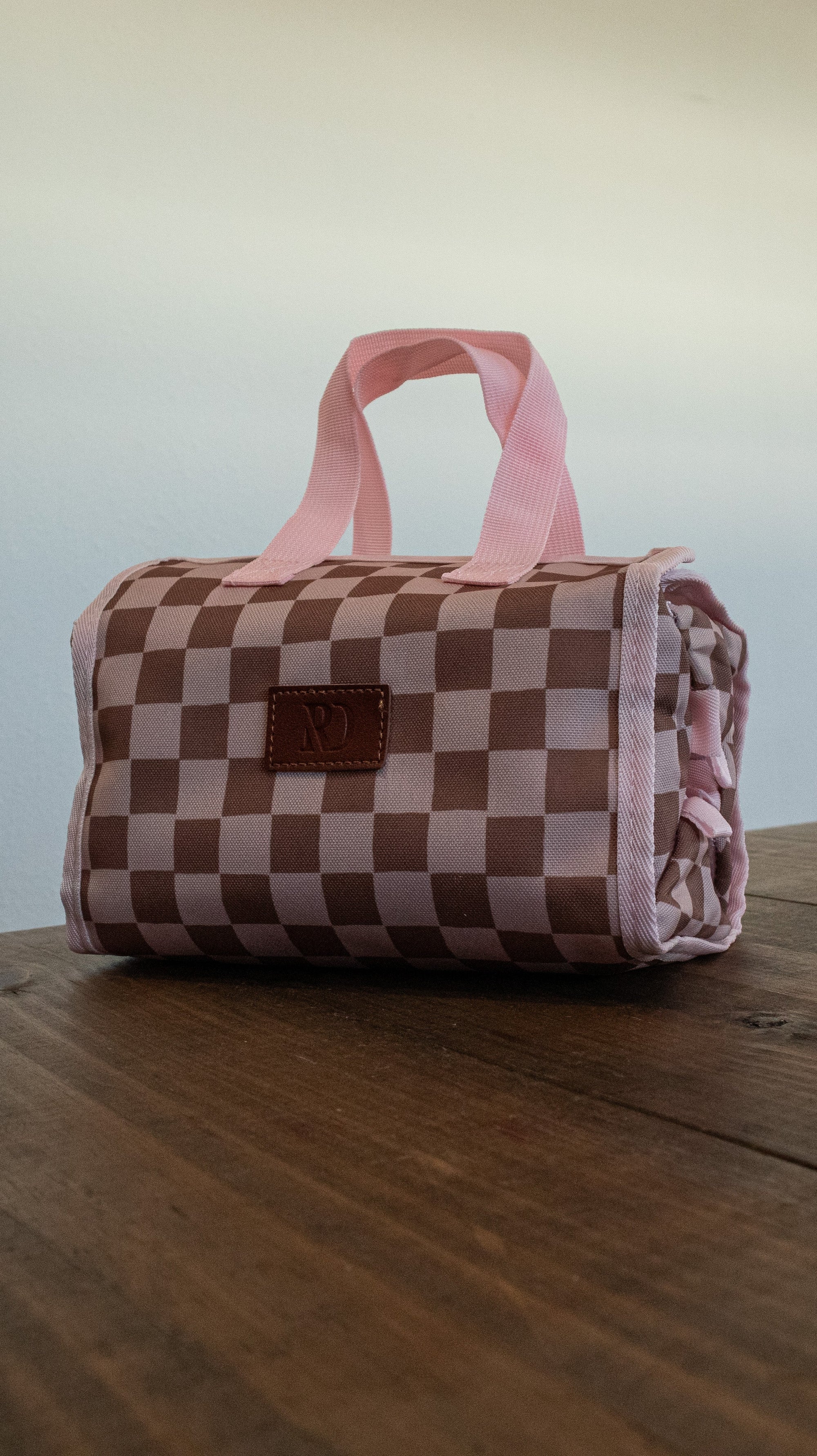 THE ESSENTIAL TOILETRIES TRAVEL BAG