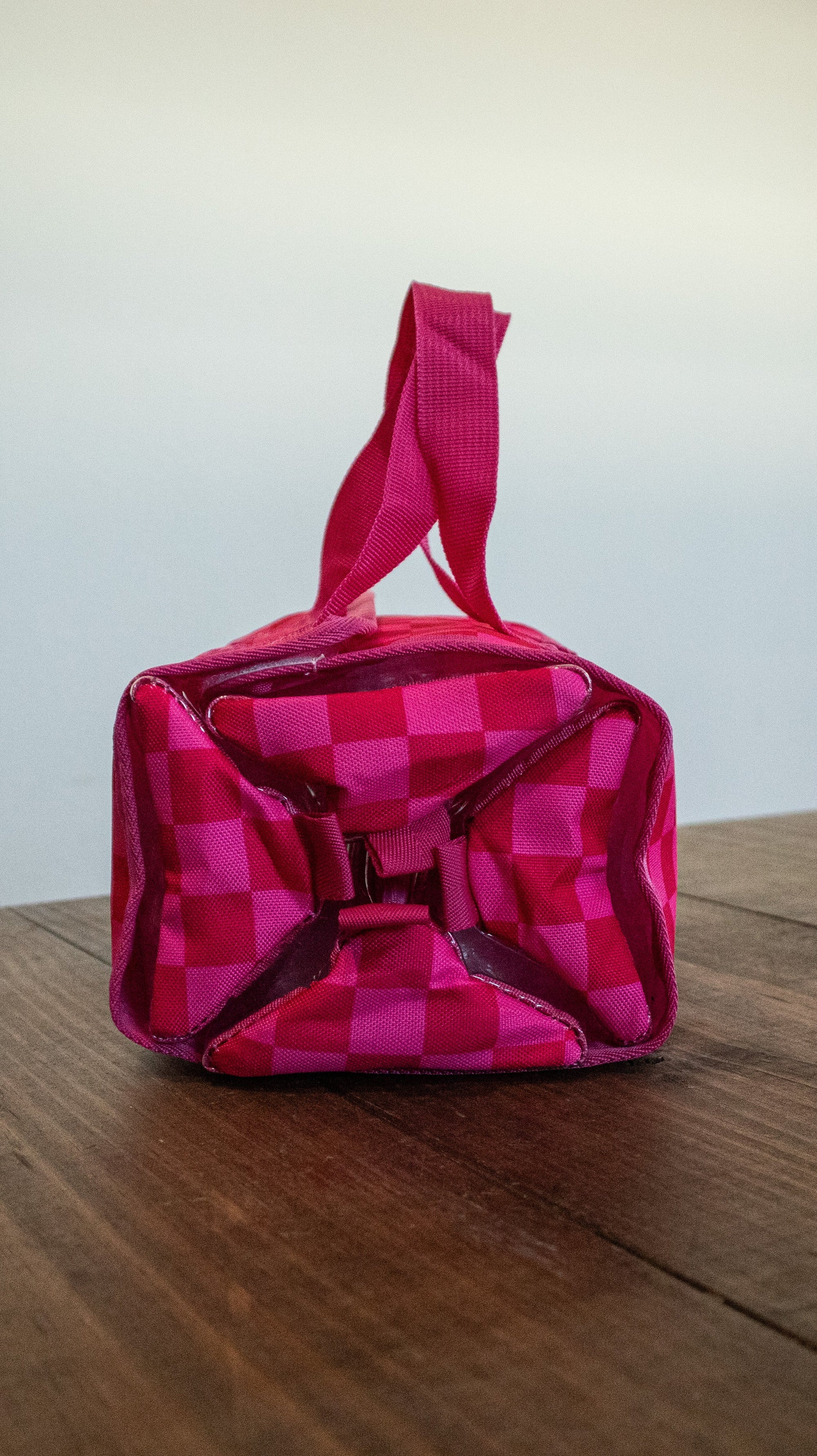 THE ESSENTIAL TOILETRIES TRAVEL BAG