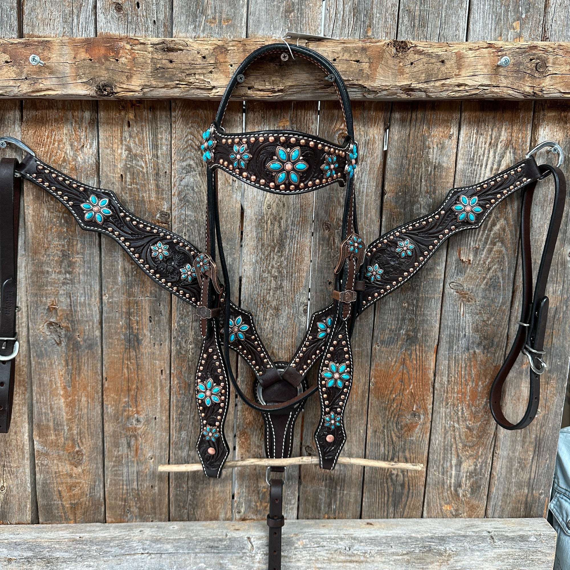 Dark Oil Turquoise Floral One Ear / Browband &amp; Breastcollar Tack Set 