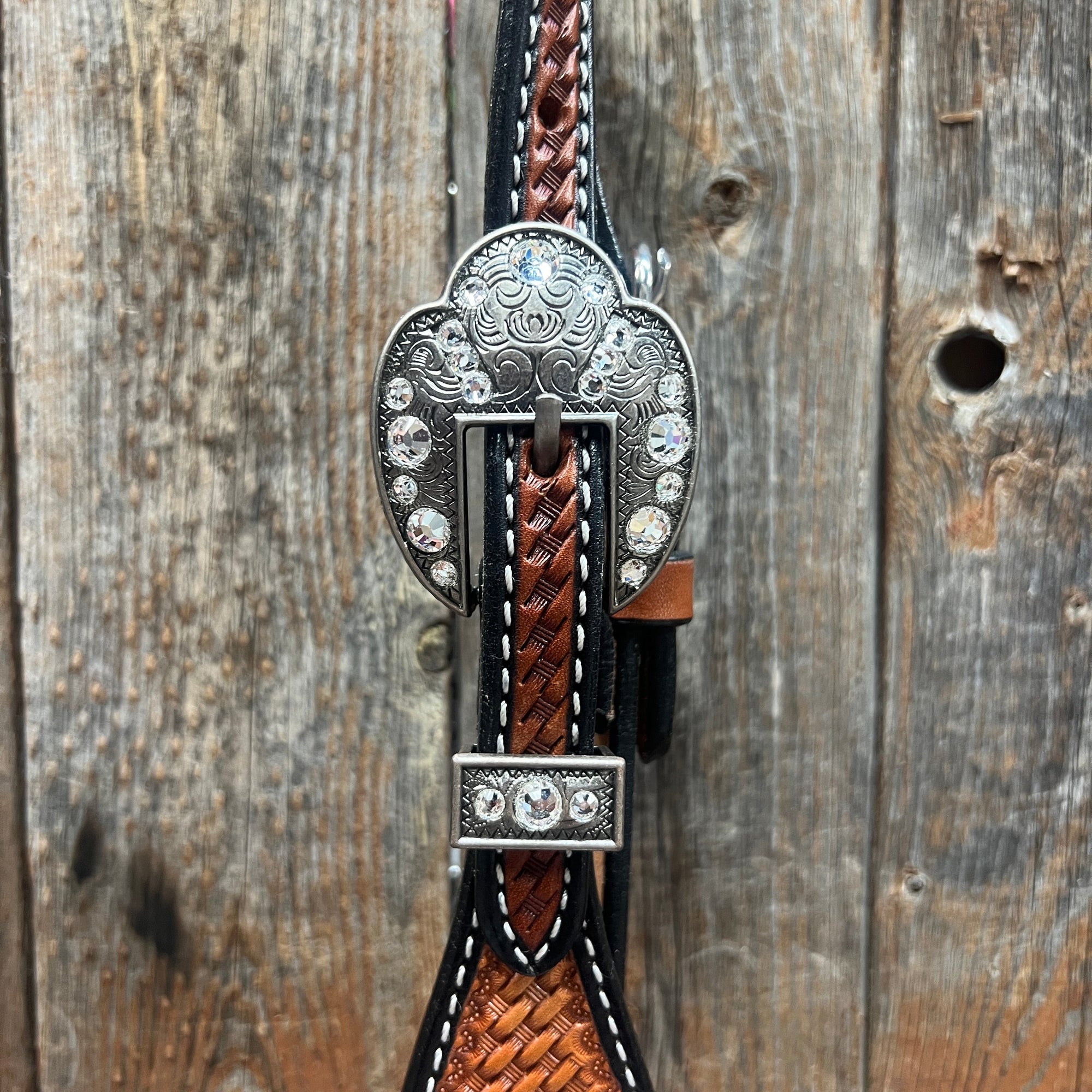 Two Tone Leaf White Browband/One Ear Headstall &amp; Breastcollar Tack Set 