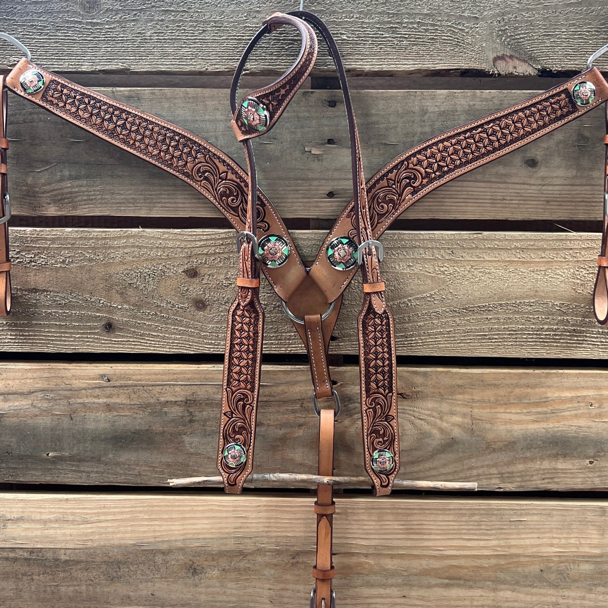 Light Oil Honeycomb Turquoise One Ear / Breastcollar Tack Set 