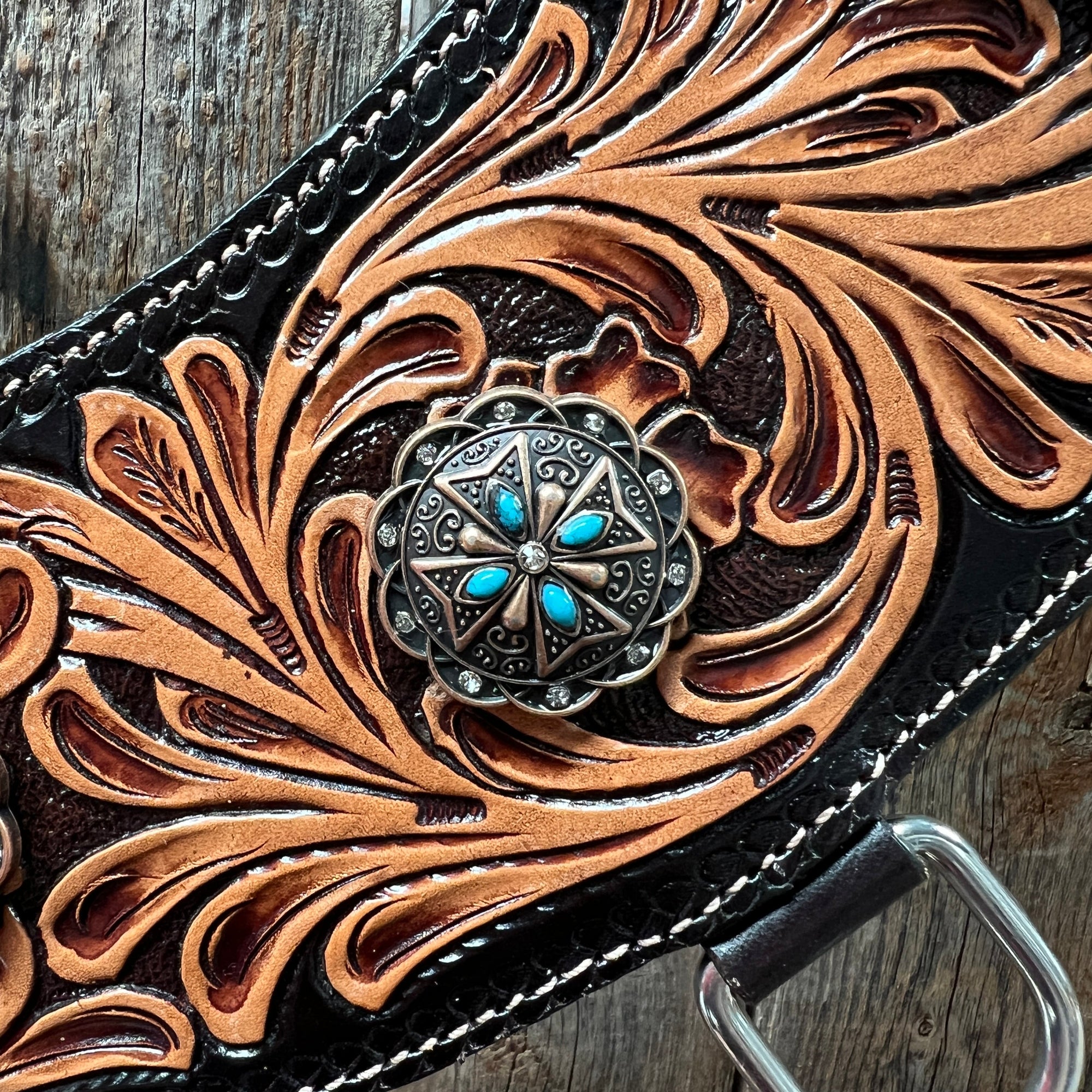 Floral Tripping Turquoise and Clear Collar 