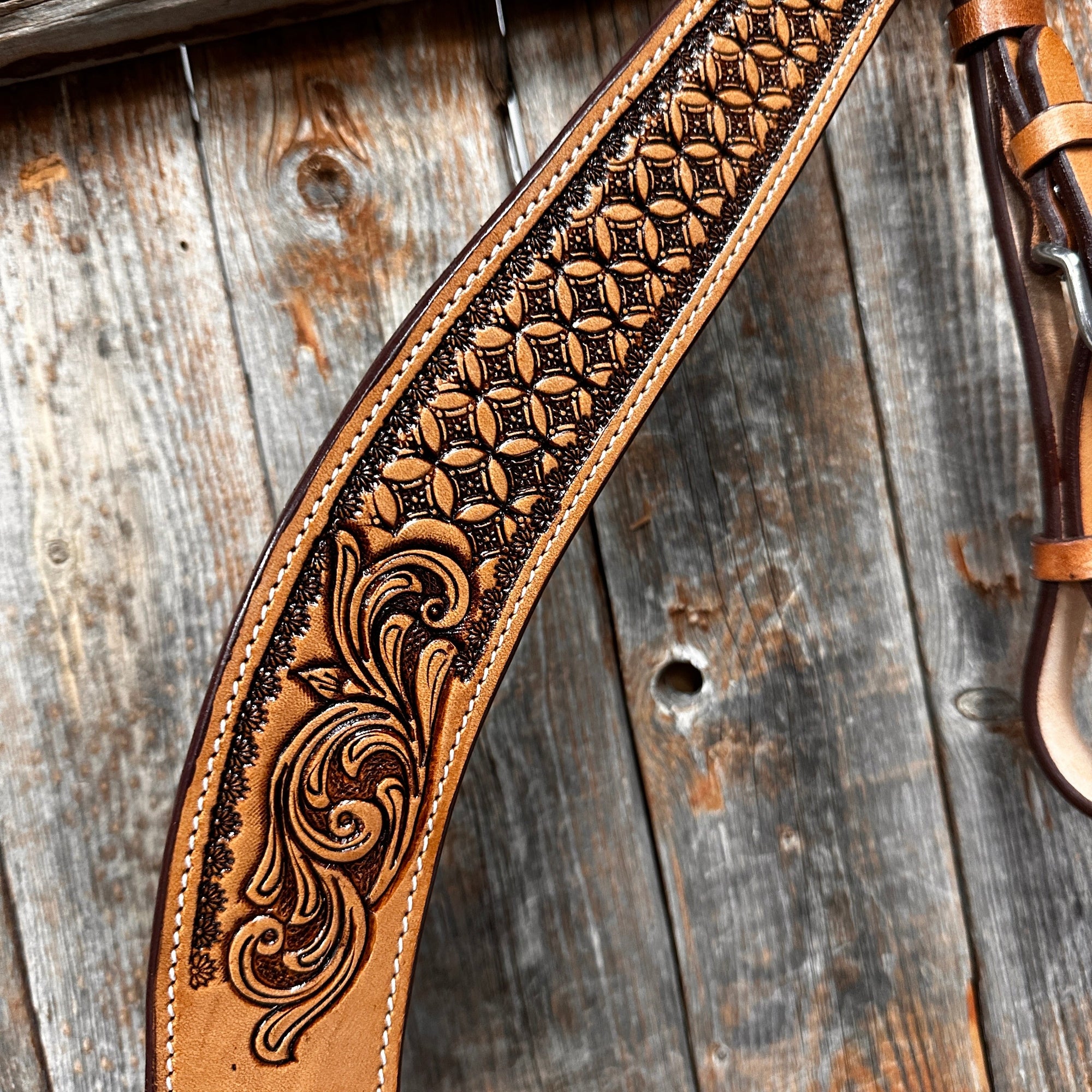 Light Oil Honeycomb One Ear/Breastcollar Tack Set