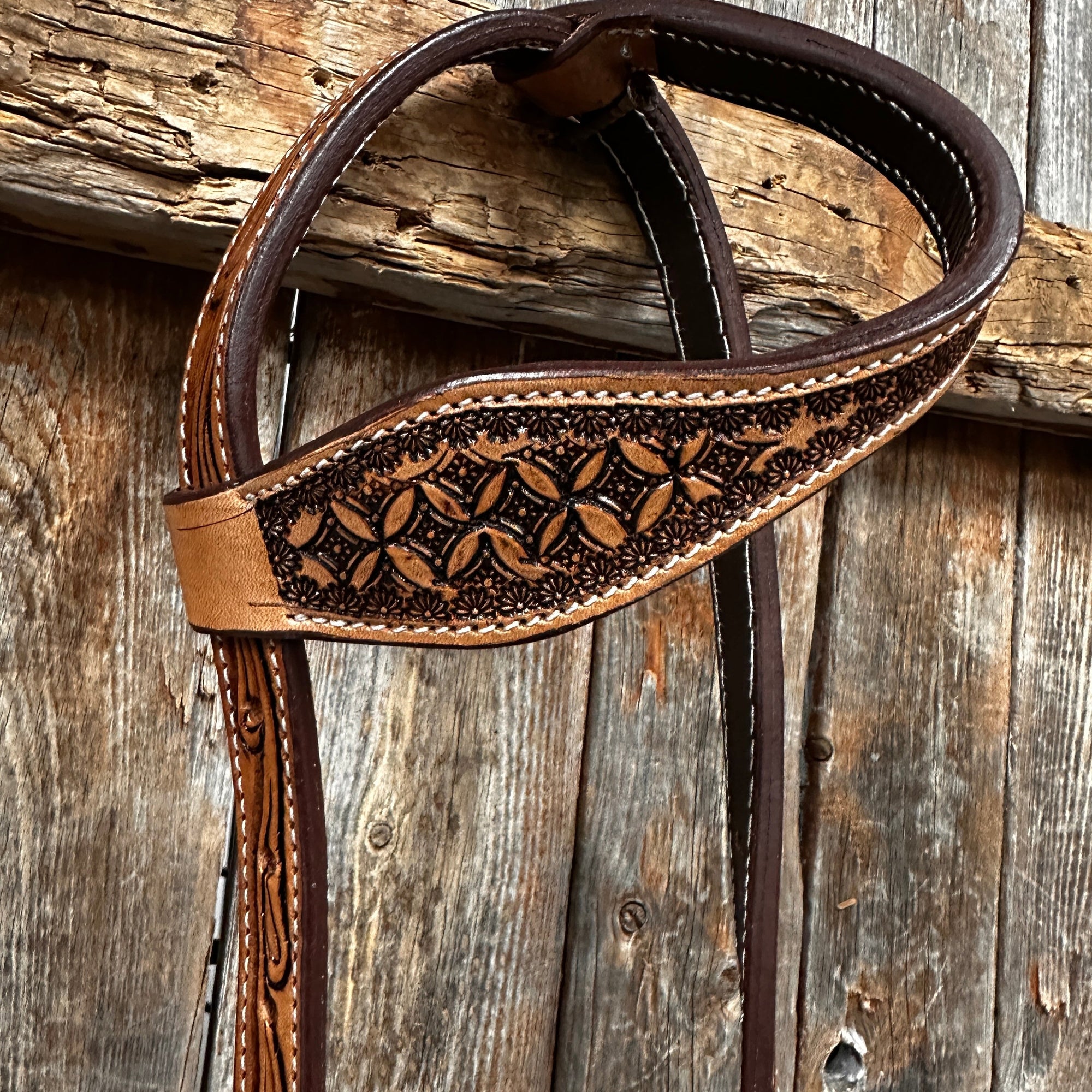 Light Oil Honeycomb One Ear/Breastcollar Tack Set