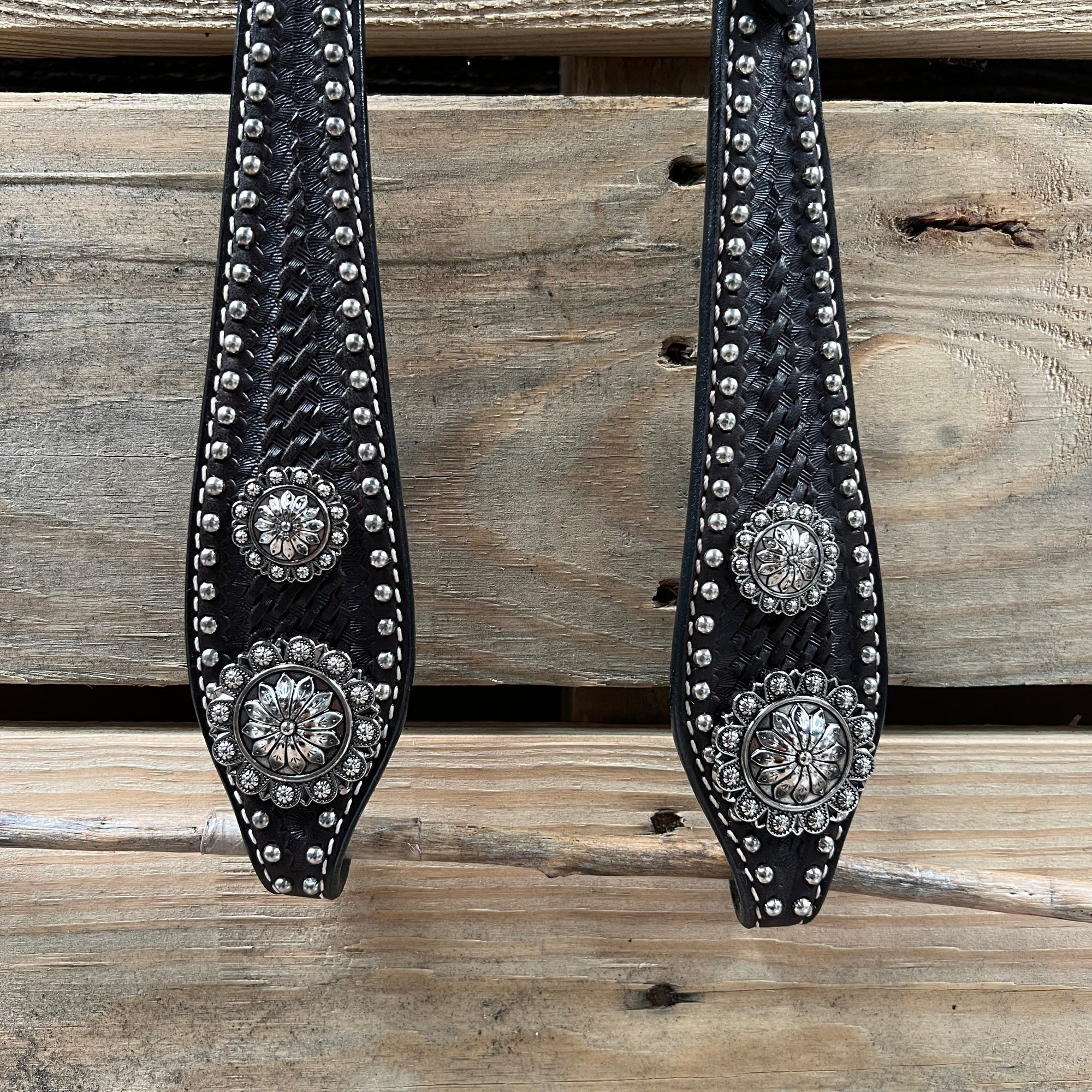 Dark Oil Silver Dot Antique Silver Floral Browband / One Ear Tack Set 