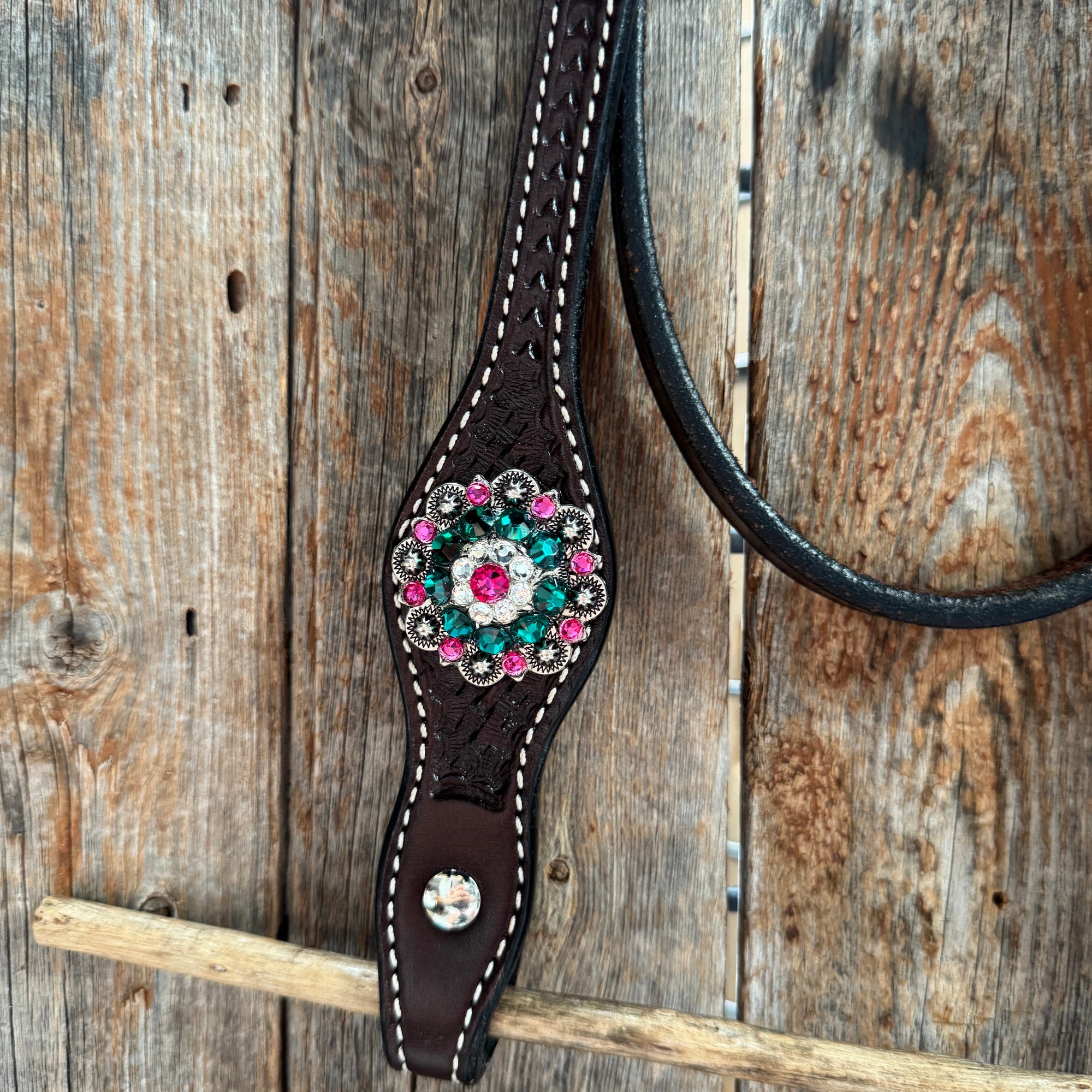 Dark Oil Basketweave Fuchsia, Clear, Emerald Browband/One Ear Tack Set  
