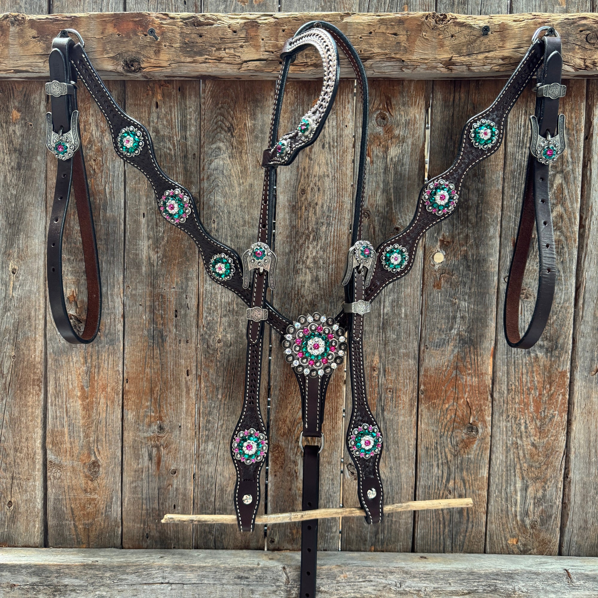 Dark Oil Basketweave Fuchsia, Clear, Emerald Browband/One Ear Tack Set  