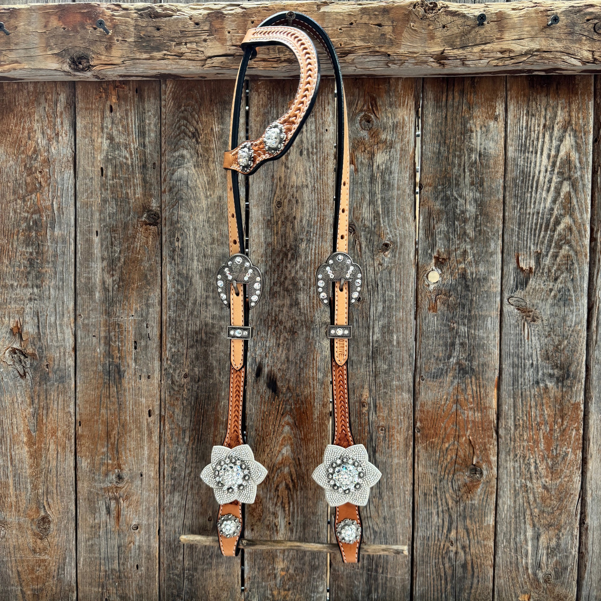 Light Oil Basketweave  Clear One Ear Tack Set  