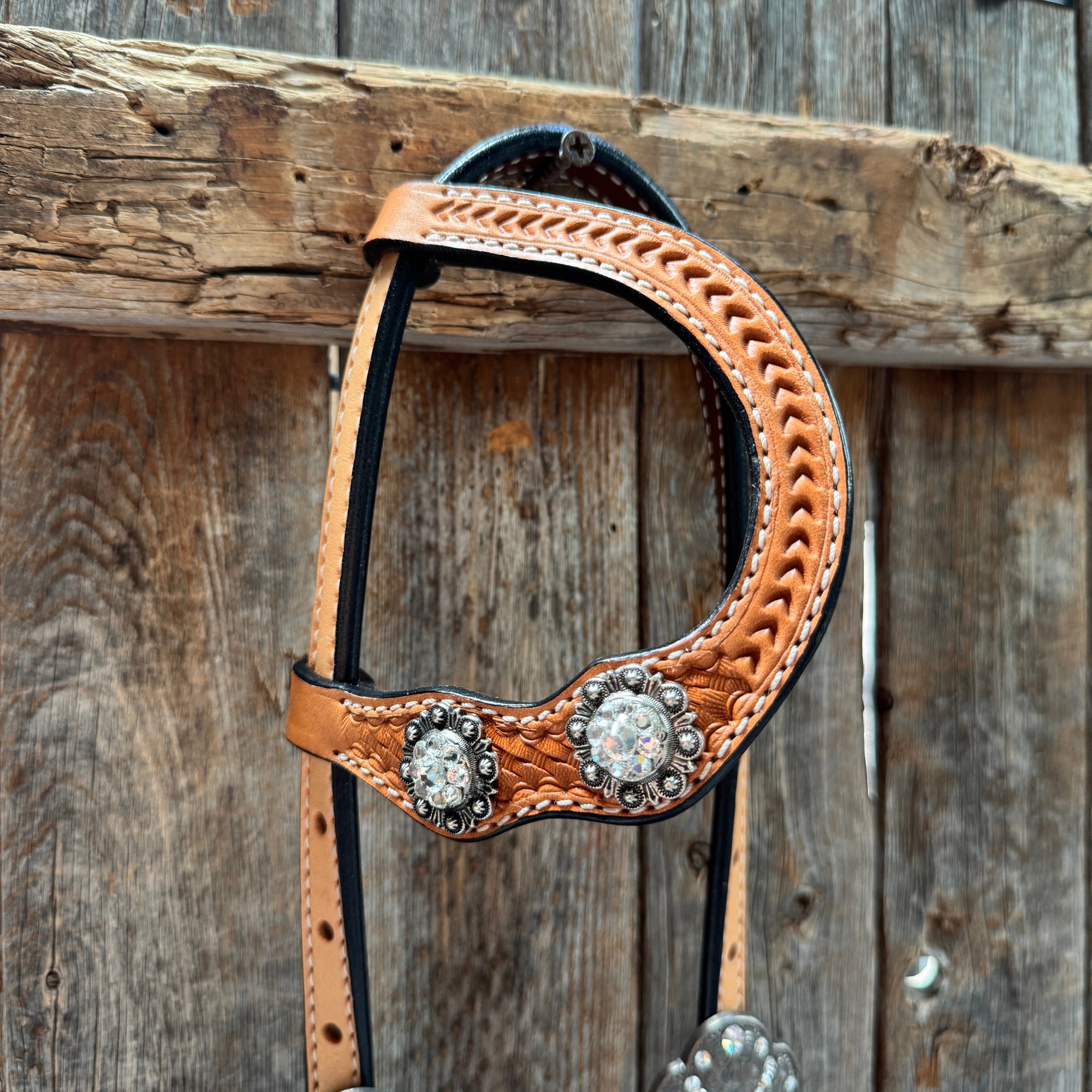 Light Oil Basketweave  Clear One Ear Tack Set  
