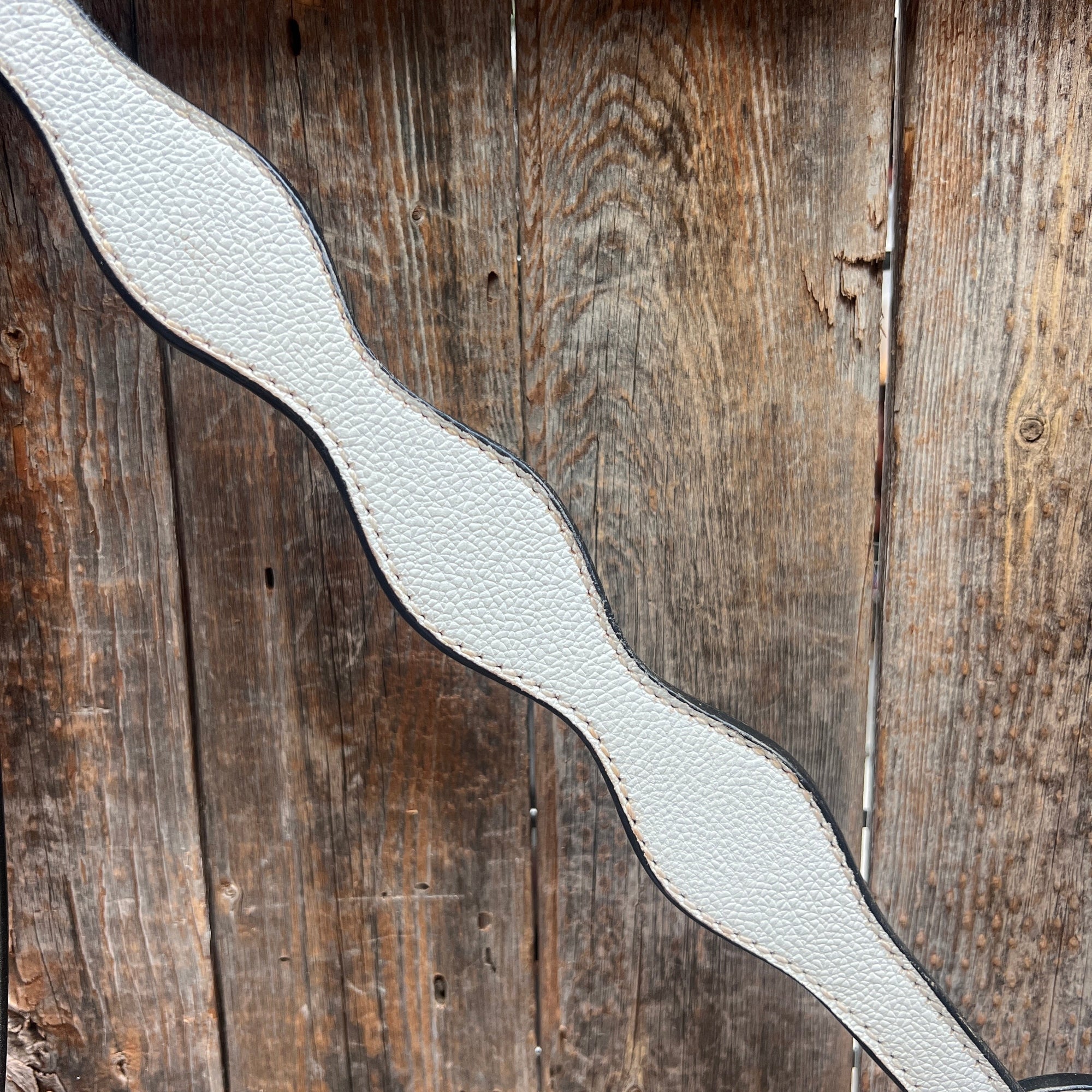 White Leather Scalloped Breastcollar