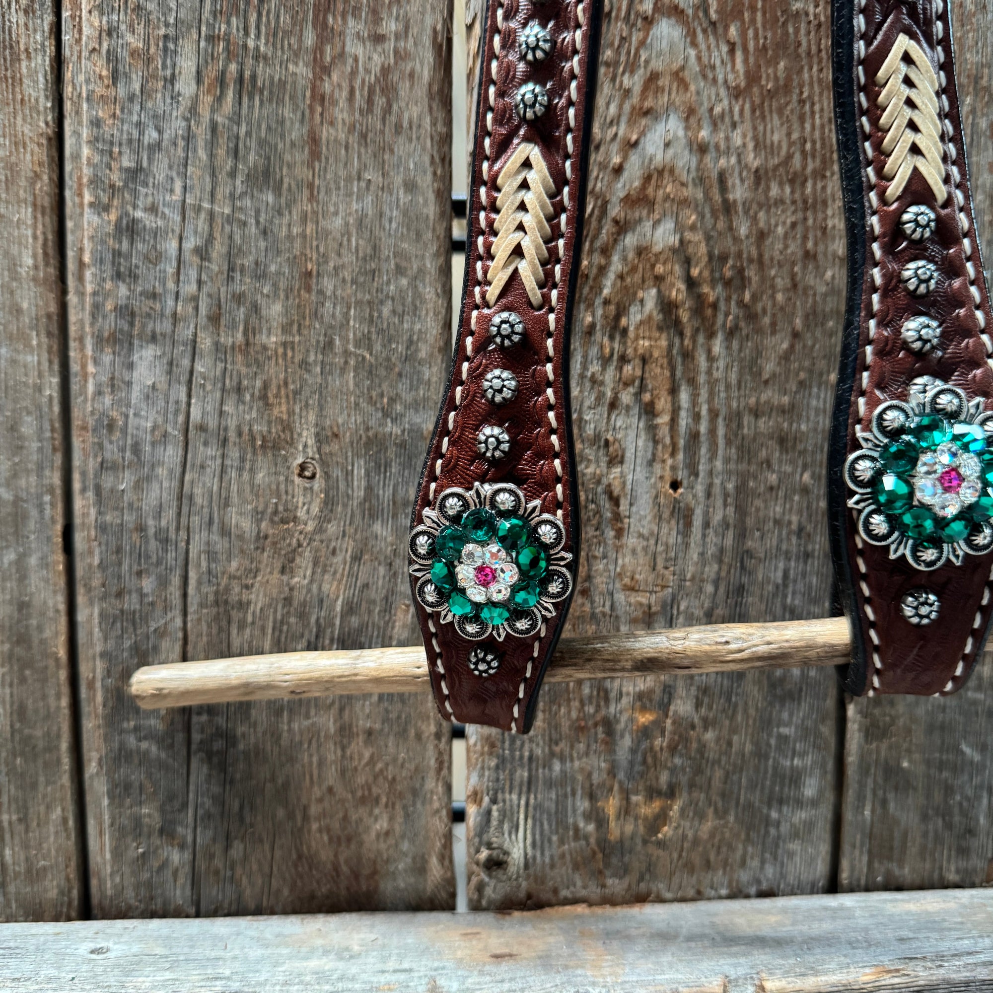 Rawhide Fuchsia, Clear and Emerald One Ear Headstall and Breastcollar Tack Set 