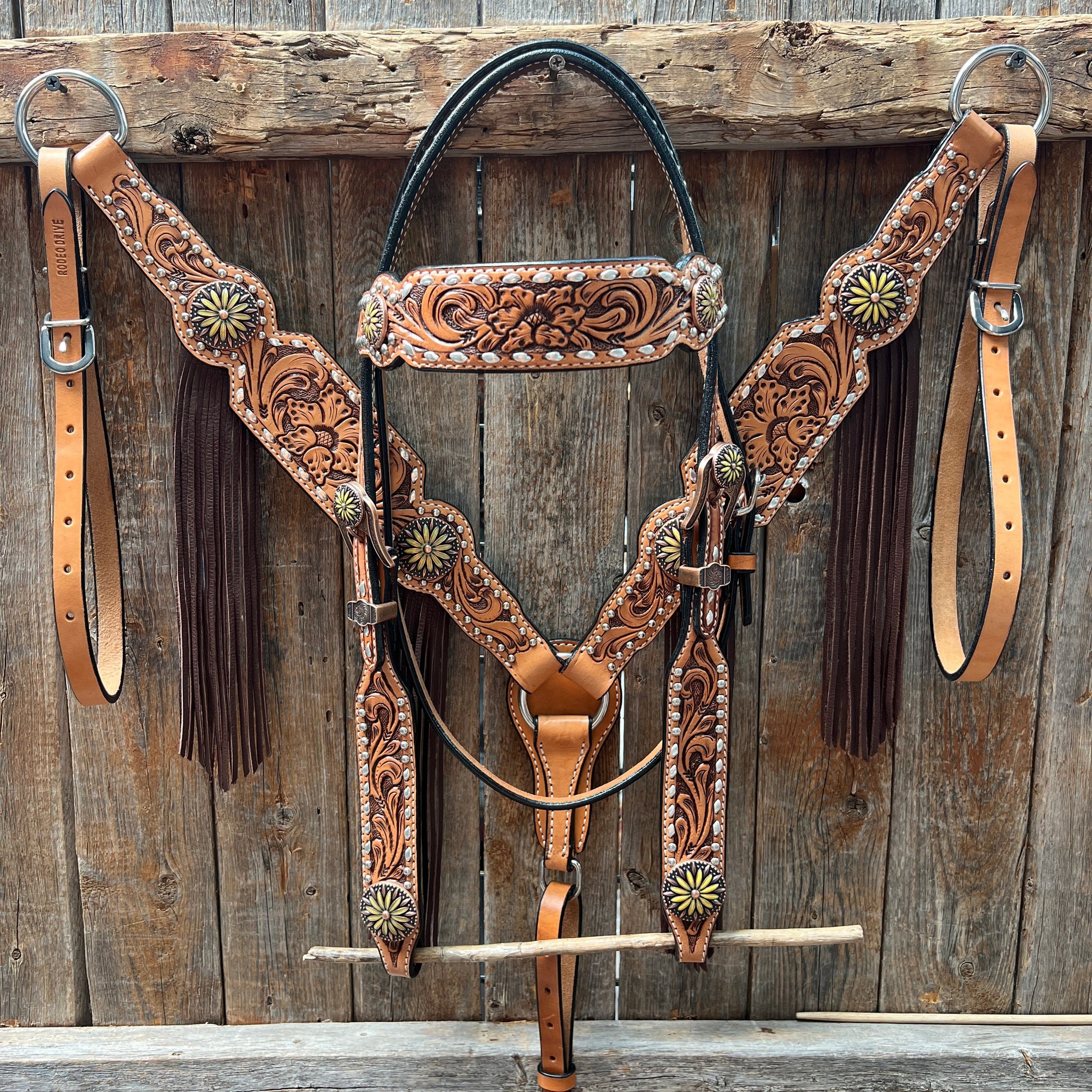 Silver Buckstitch and Yellow Daisy Browband/One Ear and Breastcollar Tack Set 