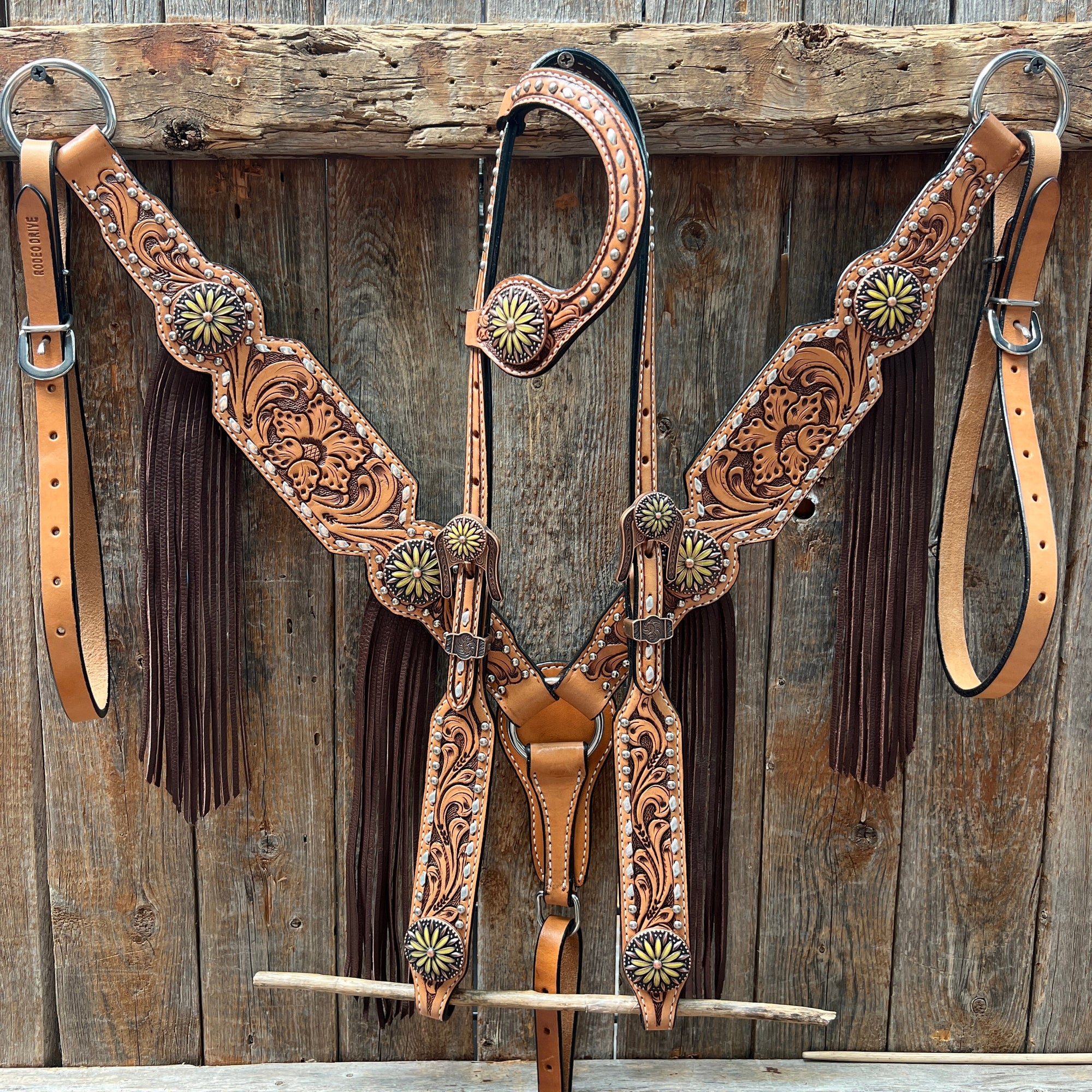 Silver Buckstitch and Yellow Daisy Browband/One Ear and Breastcollar Tack Set 