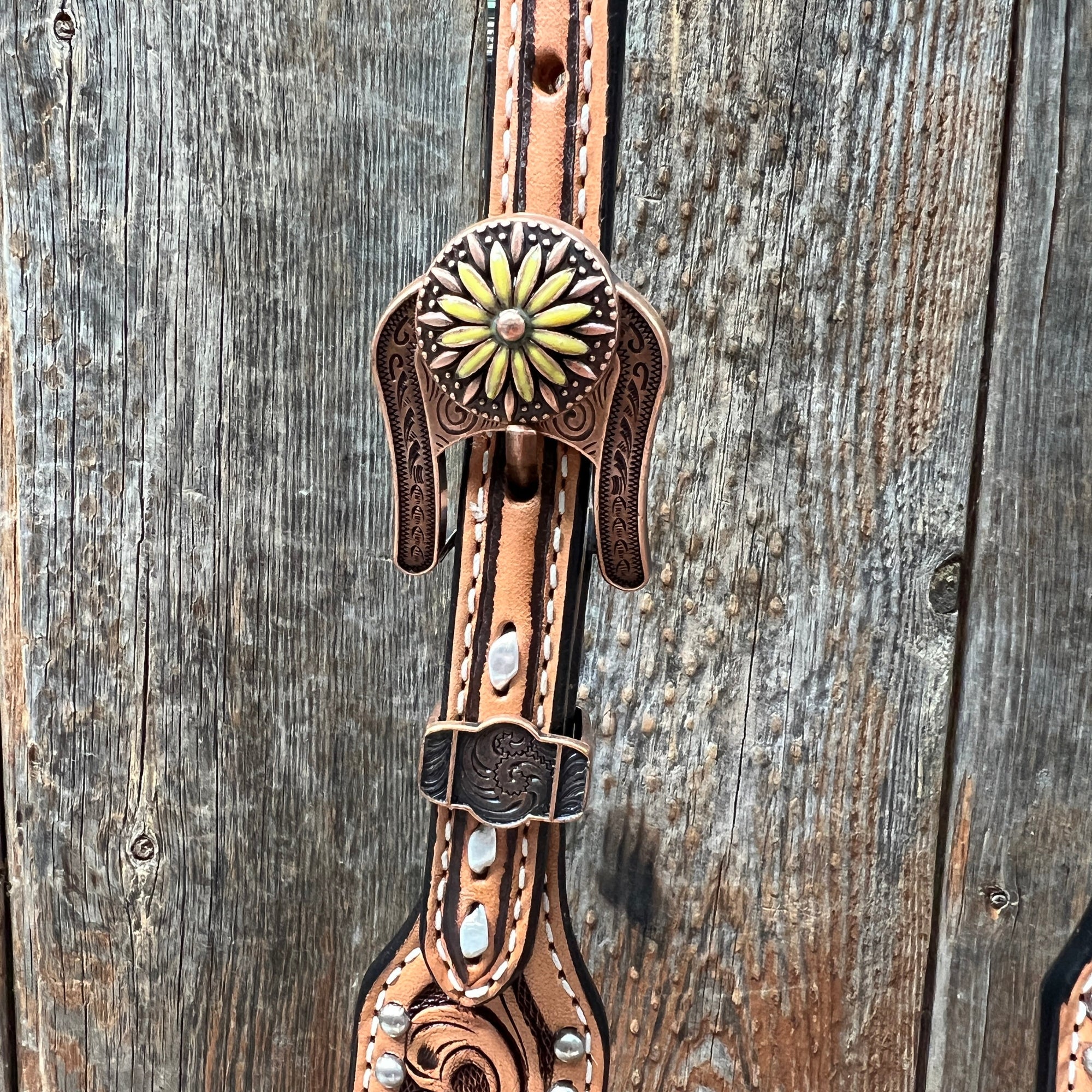 Silver Buckstitch and Yellow Daisy Browband/One Ear and Breastcollar Tack Set 
