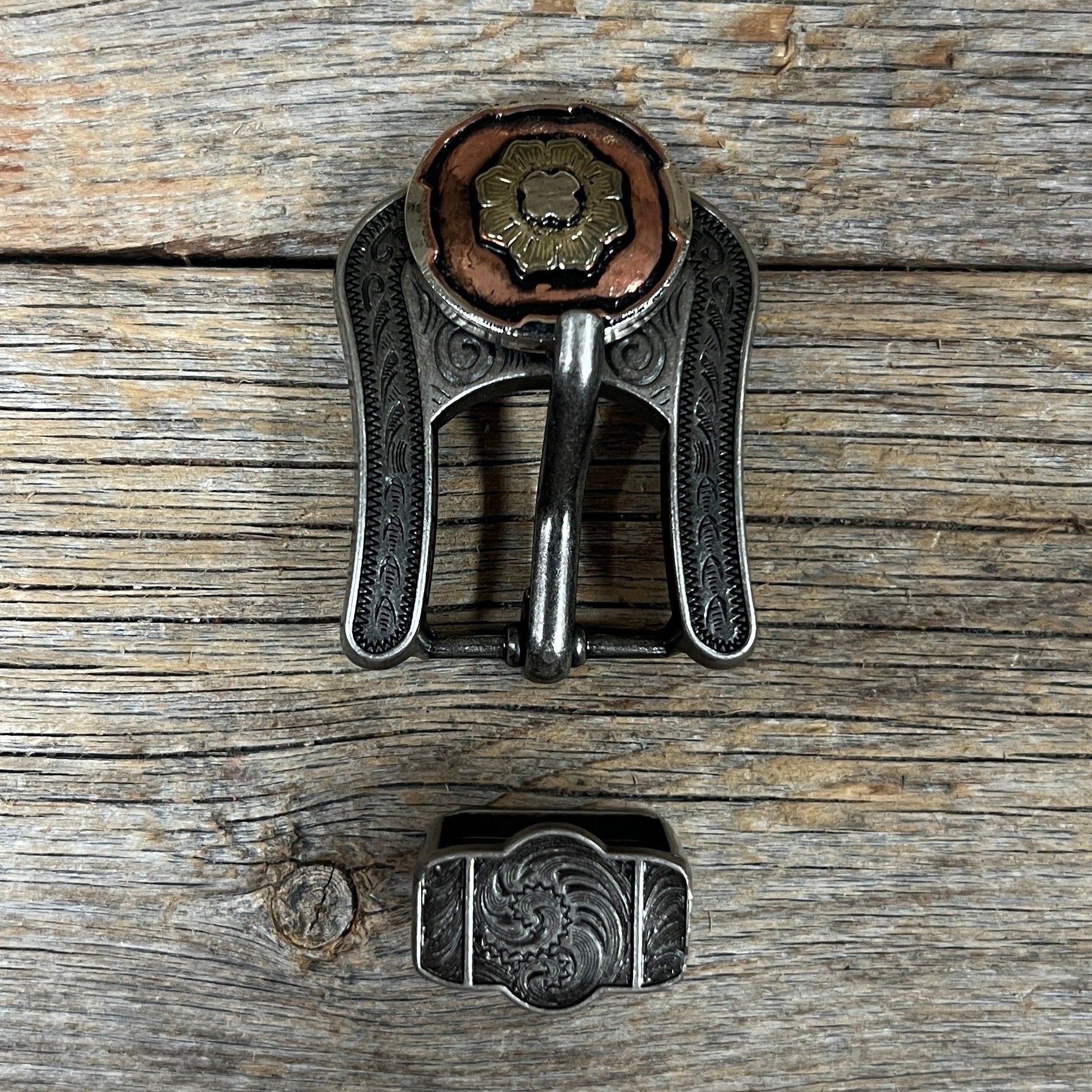 Copper &amp; Gold Flower Western Concho W192