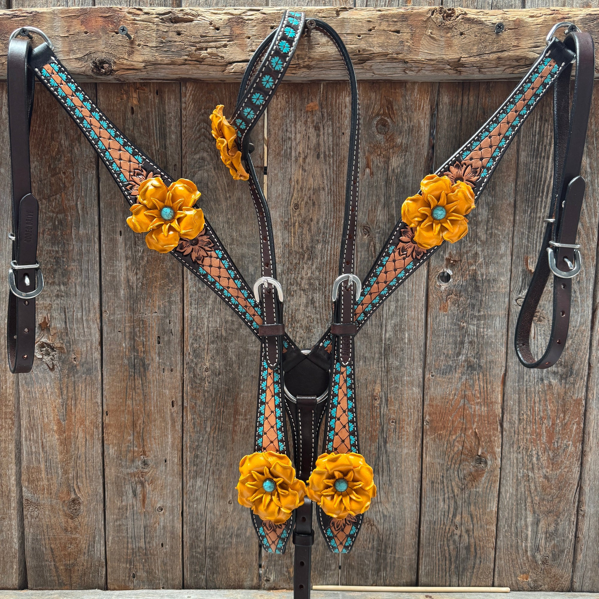 Multi Flower Gardenia &amp; Turquoise One Ear - Breastcollar Tack Set 