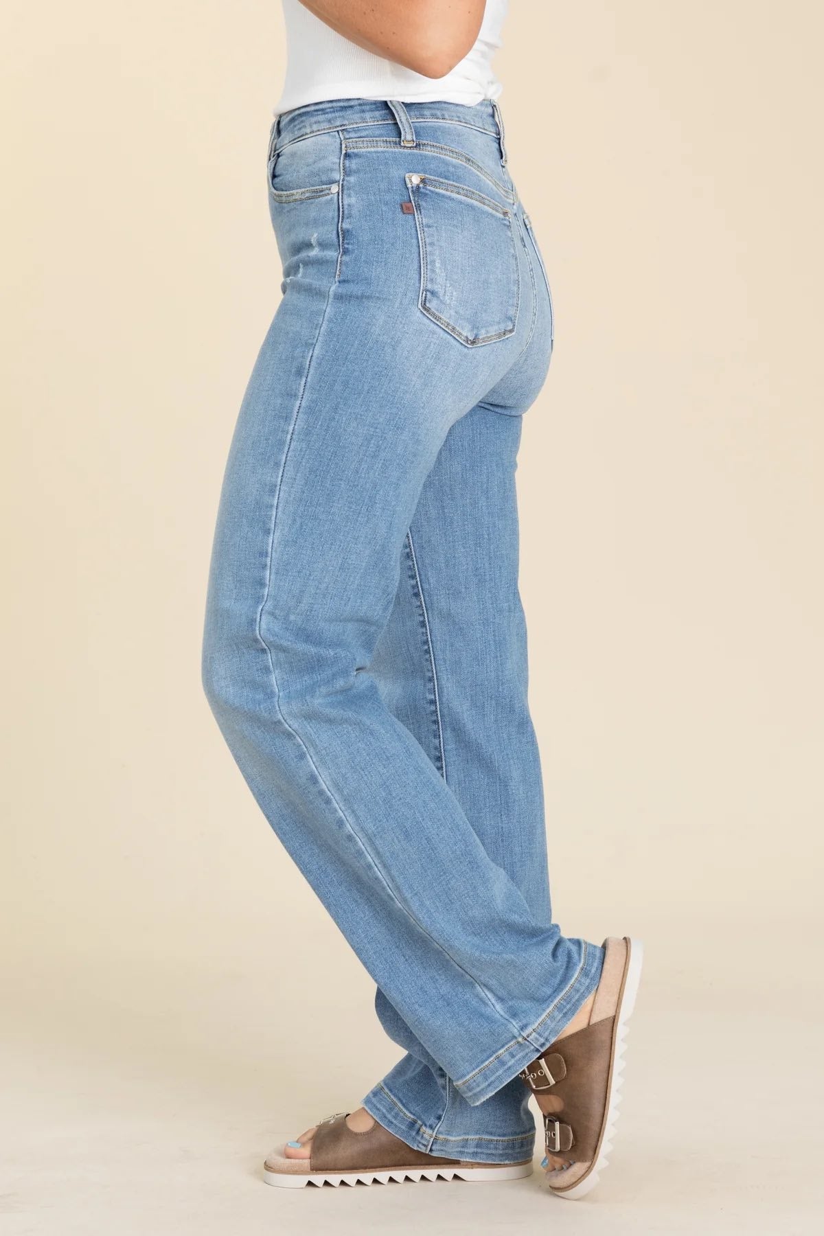 JUDY BLUE  STRAIGHT FIT. HIGH WAIST