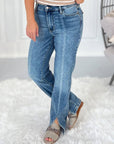 JUDY BLUE  SLIM STRAIGHT. HIGH WAIST