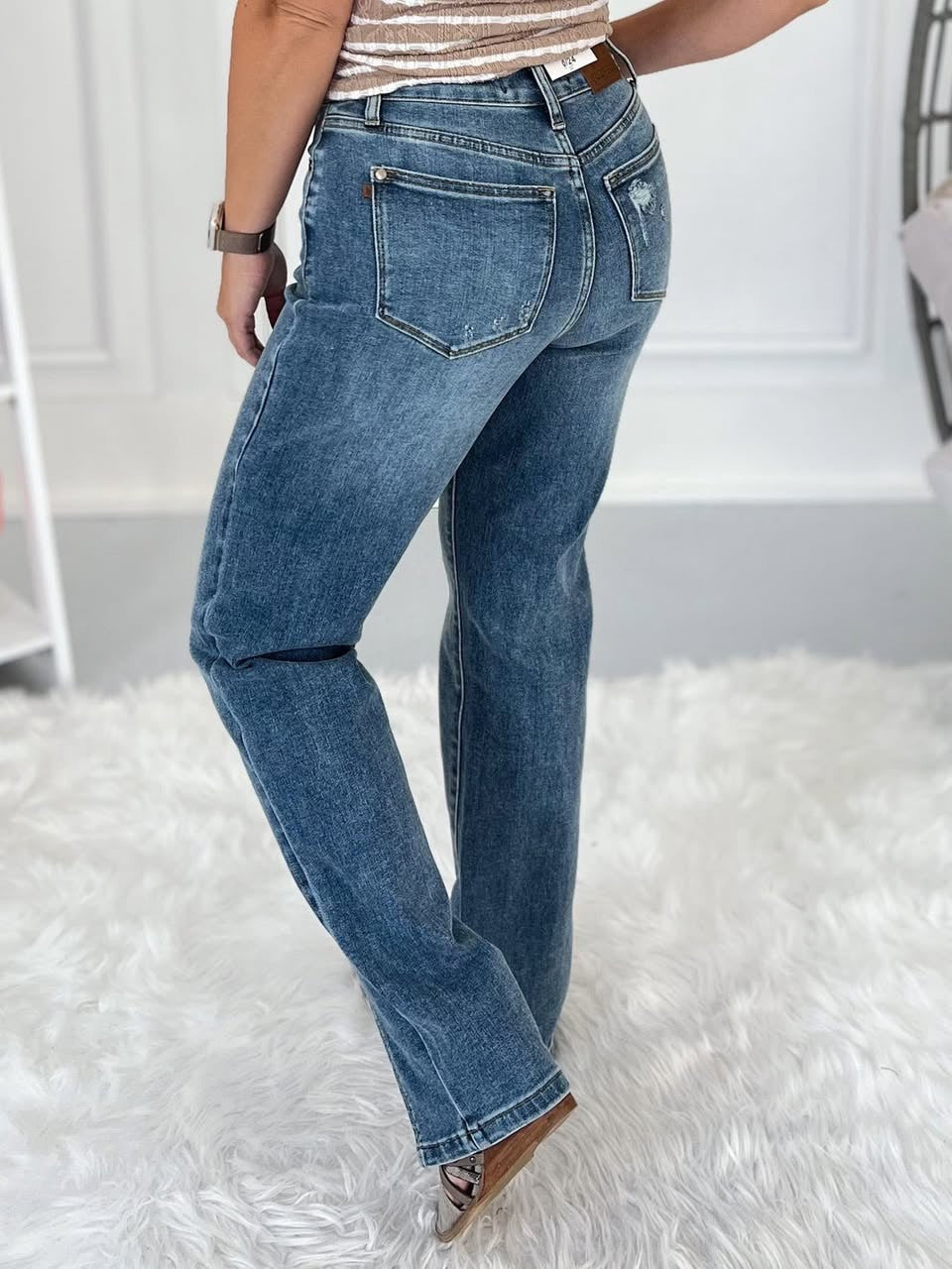 JUDY BLUE  SLIM STRAIGHT. HIGH WAIST